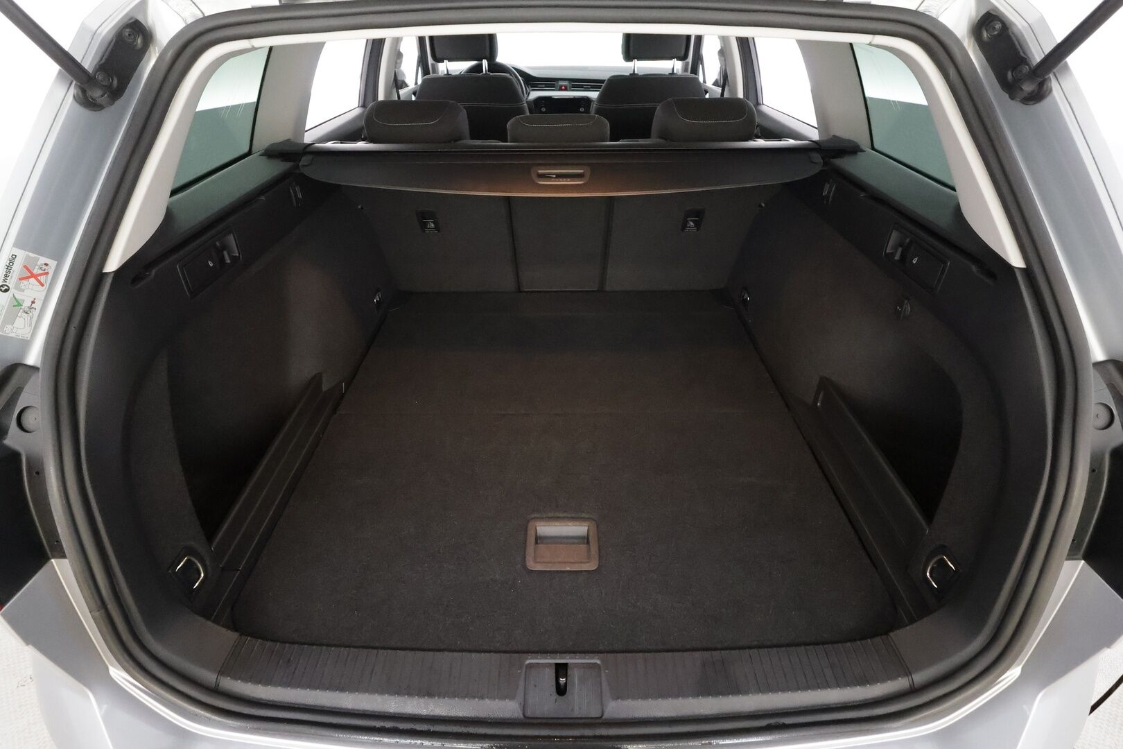 Volkswagen Passat 2023 Variant Comfort Business 1,5 TSI EVO 110 kW DSG - | ACC | Koukku | LED | Ergo comfort Istuin | P.tutkat | Navi | Apple&Android | 