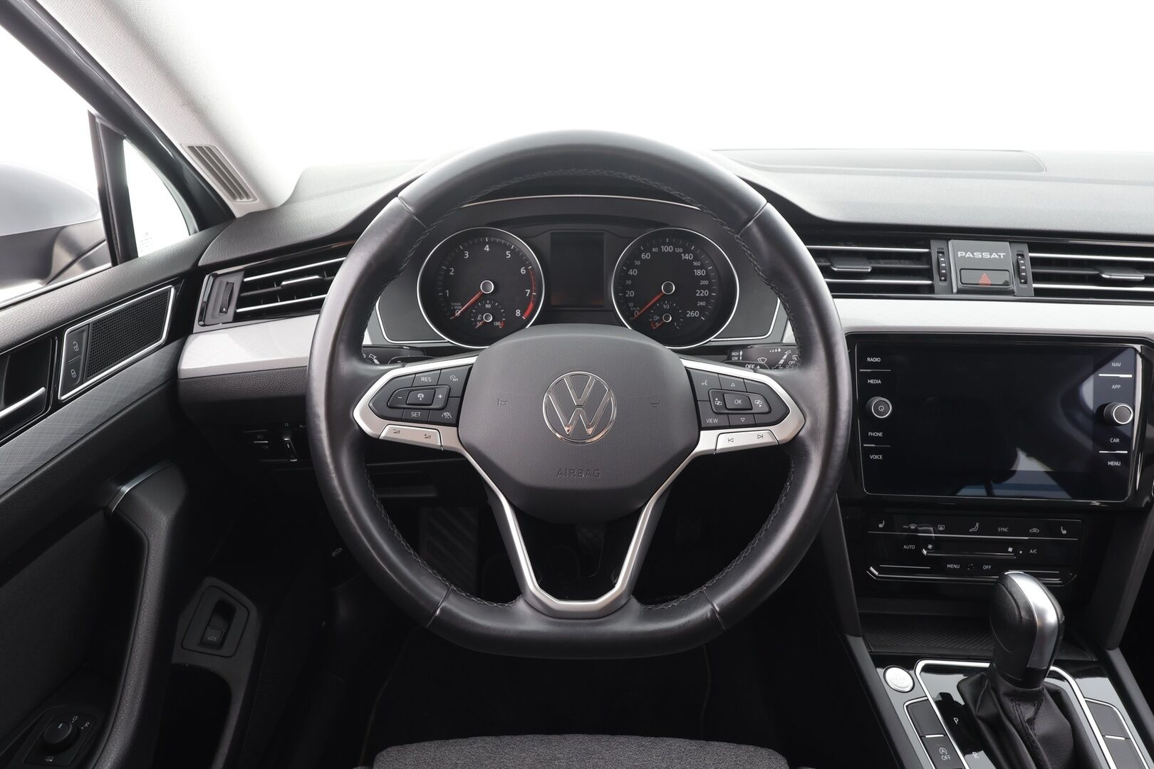 Volkswagen Passat 2023 Variant Comfort Business 1,5 TSI EVO 110 kW DSG - | ACC | Koukku | LED | Ergo comfort Istuin | P.tutkat | Navi | Apple&Android | 