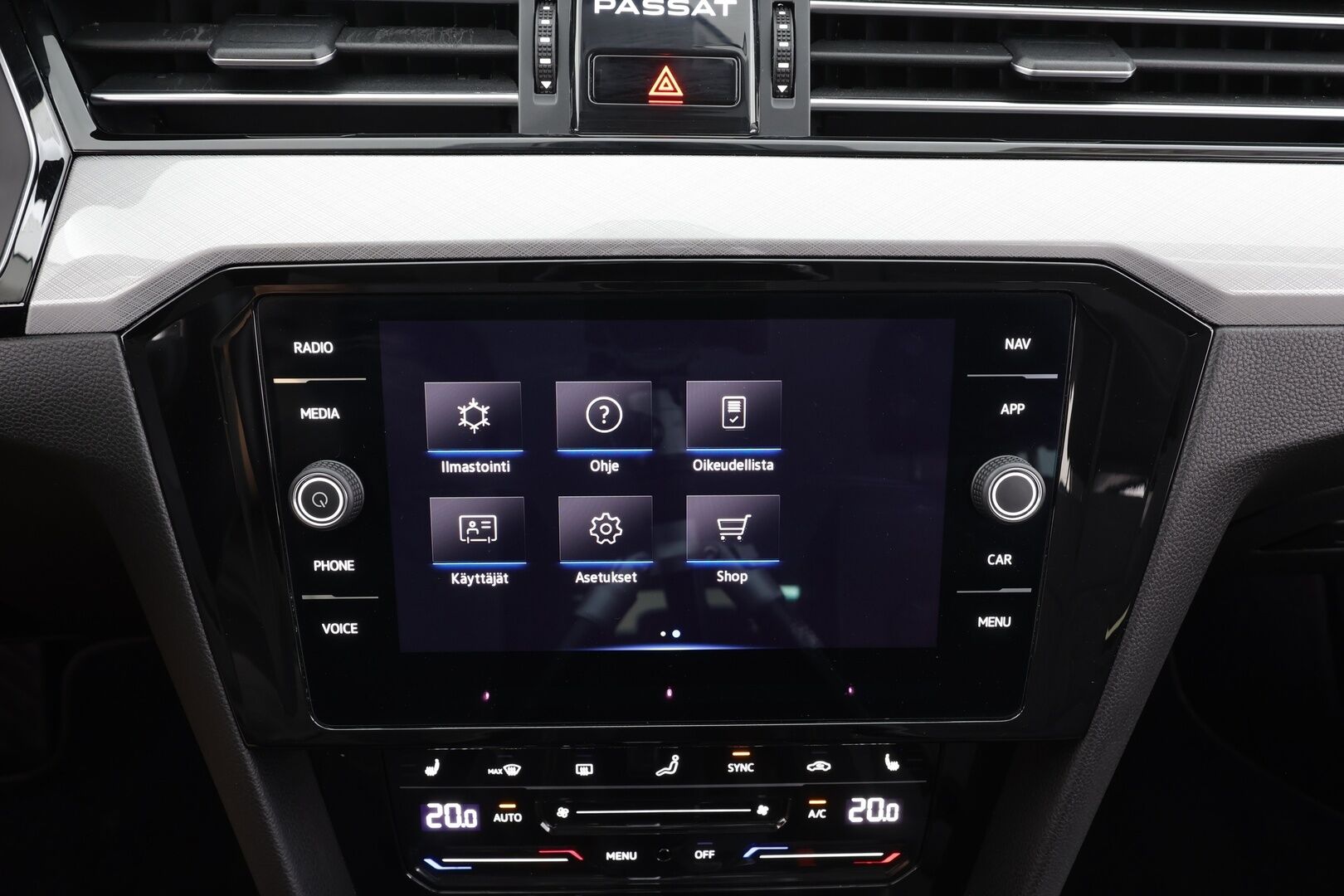 Volkswagen Passat 2023 Variant Comfort Business 1,5 TSI EVO 110 kW DSG - | ACC | Koukku | LED | Ergo comfort Istuin | P.tutkat | Navi | Apple&Android | 
