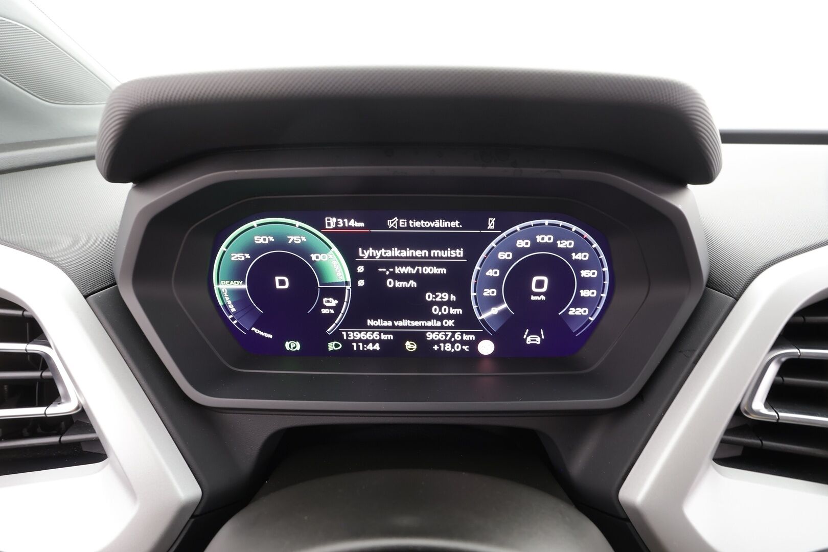 AUDI Q4 E-TRON 2023 50 e-tron quattro - | ACC | ILP | Koukku | Matrix-LED | P.Kamera | Sporttipenkit | Ratinlämmitys | Apple&Android | Kahdet Renkaat |