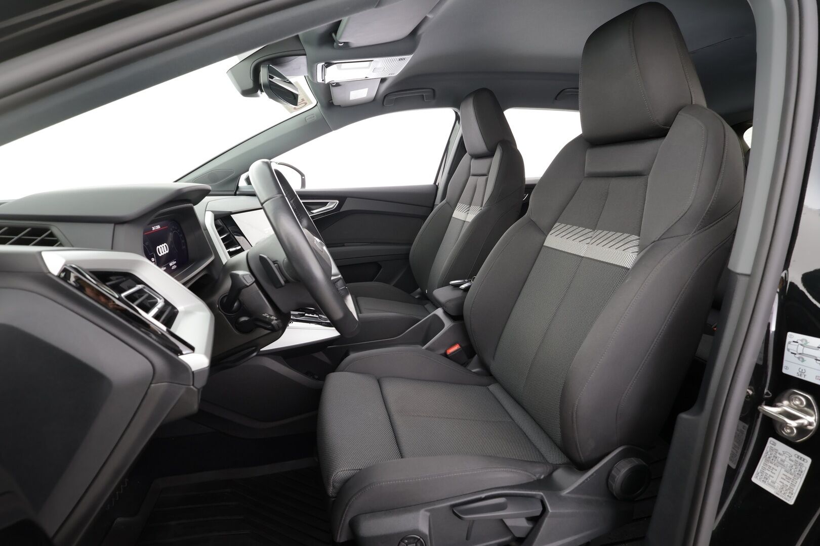 AUDI Q4 E-TRON 2023 50 e-tron quattro - | ACC | ILP | Koukku | Matrix-LED | P.Kamera | Sporttipenkit | Ratinlämmitys | Apple&Android | Kahdet Renkaat |