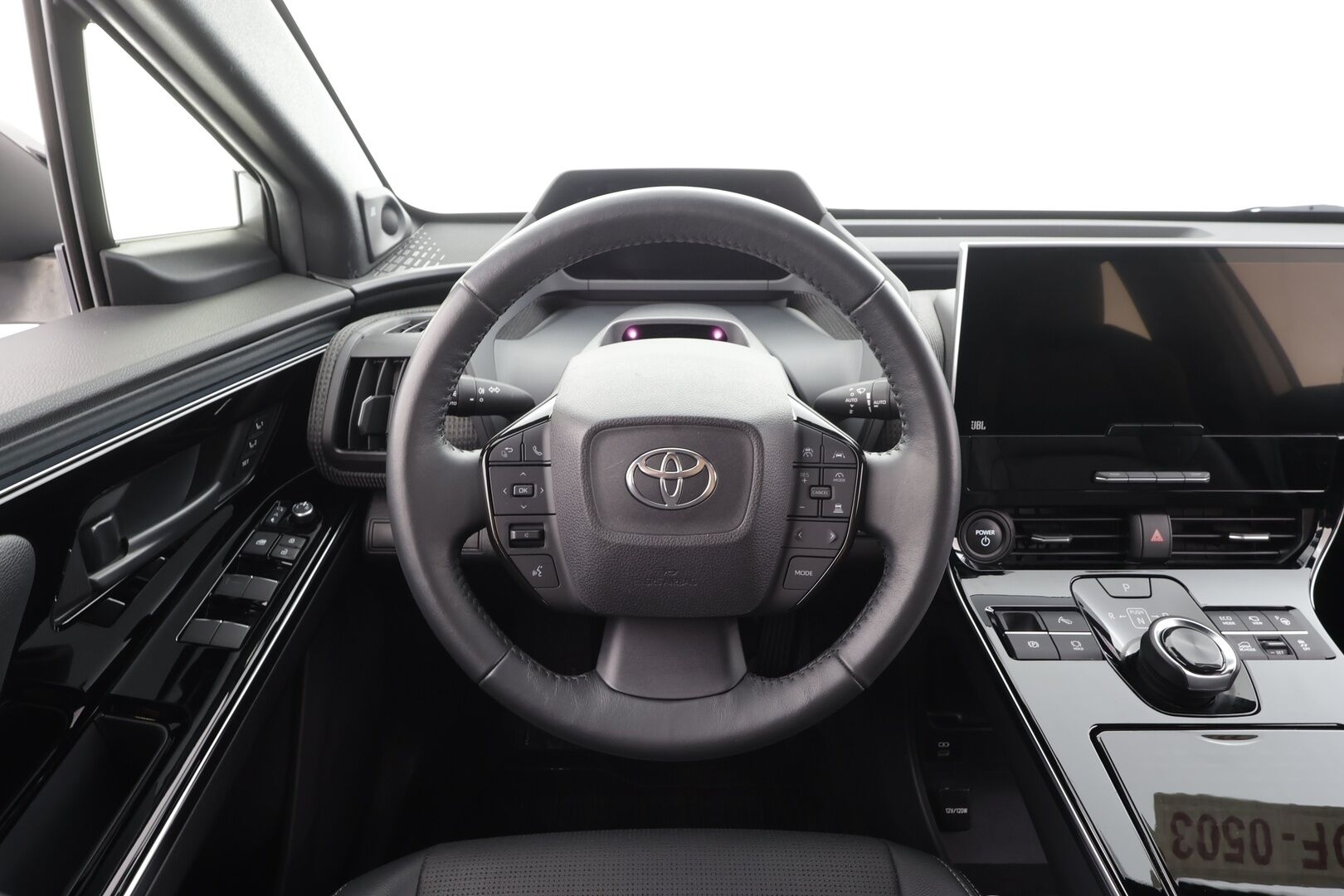 TOYOTA BZ4X 2022 Premium AWD - | ACC | ILP | Ilmastoidut nahat | Muistipenkki | JBL | 360° | AHS-LED | Lane Assist | PDA | BSM | Sähk. takaluukku | Keyless | Lämm. ratti | ALV | 