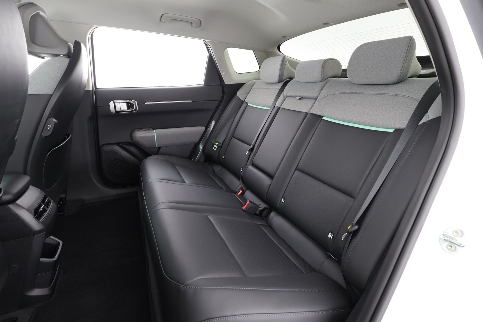 KIA EV4 2026 Fastback Business Plus Long Range - | ACC | ILP | Puolinahat | Matrix-LED | Sähköpenkki | P.kamera | Keyless | HDA | BSM | Ambient Light | Apple & Android | Tehdastakuu! |