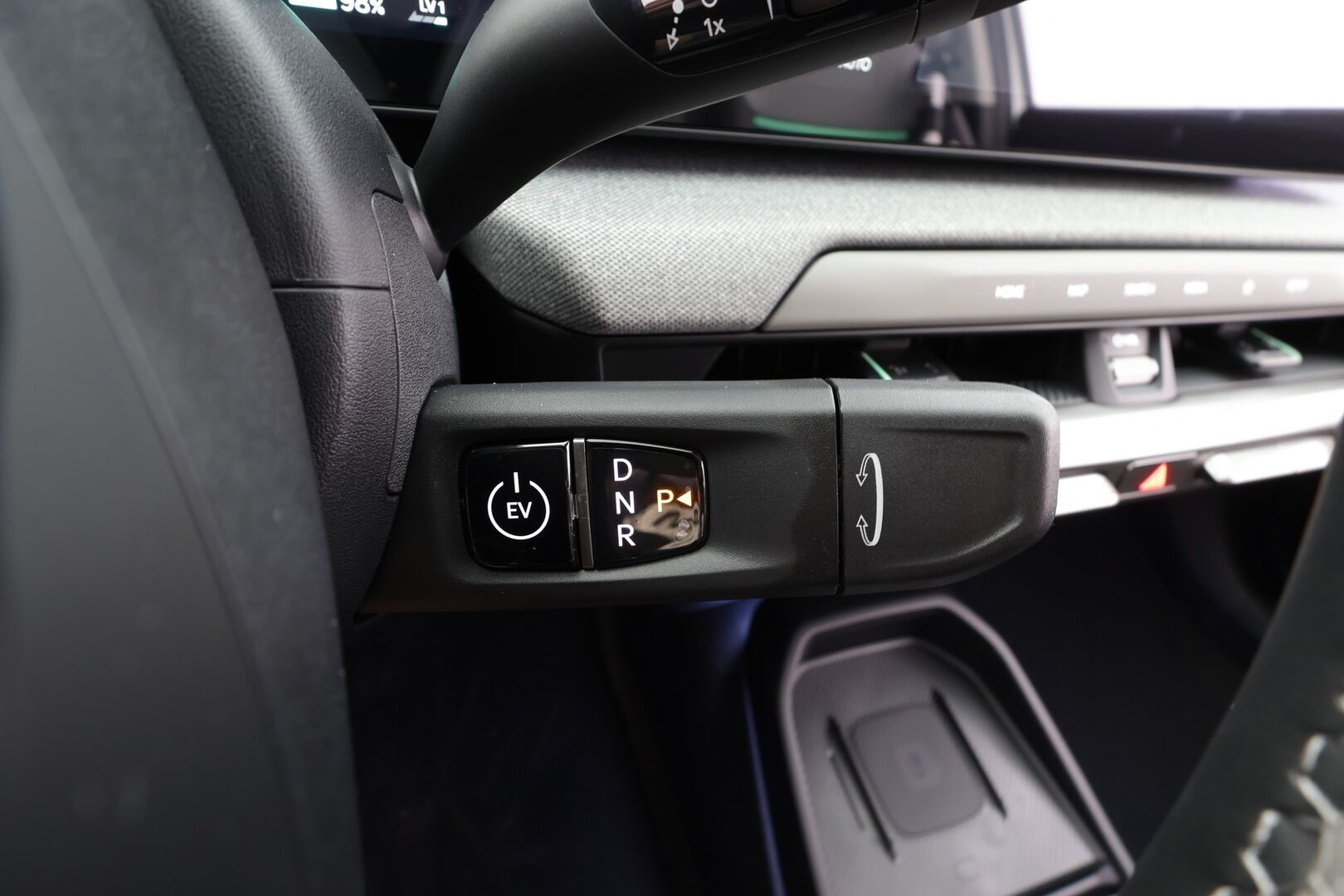 KIA EV4 2026 Fastback Business Plus Long Range - | ACC | ILP | Puolinahat | Matrix-LED | Sähköpenkki | P.kamera | Keyless | HDA | BSM | Ambient Light | Apple & Android | Tehdastakuu! |