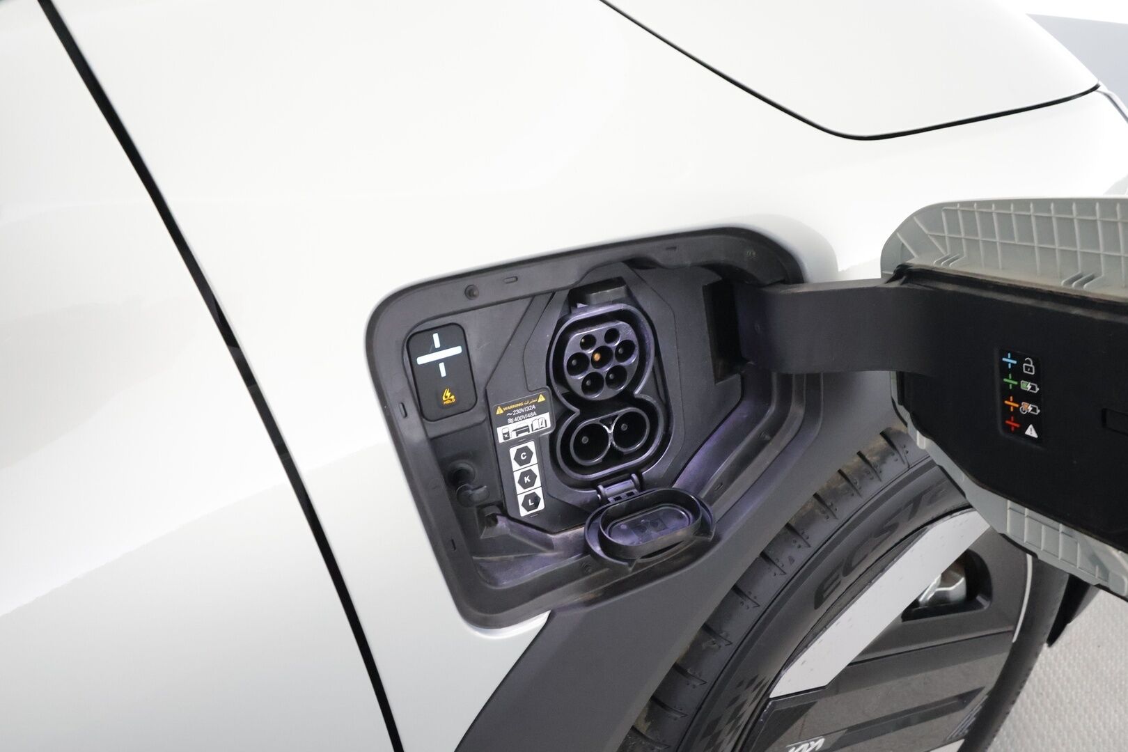 KIA EV4 2026 Earth FWD 81,4kWh 204hv 5D - | ACC | ILP | Puolinahat | Matrix-LED | Sähköpenkki | P.kamera | Keyless | HDA | BSM | Ambient Light | Apple & Android | Tehdastakuu! |