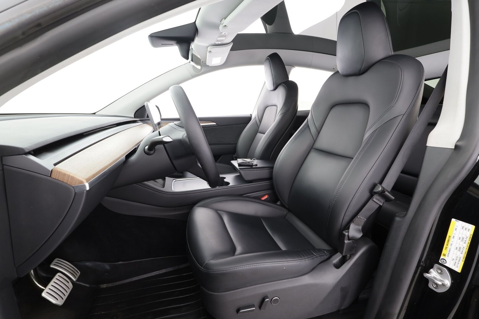 Tesla Model Y 2023 Performance - | ACC | ILP | Koukku | Ryzen | Premium Audio | Lasikatto | Matrix | Sähkönahat | Muistipenkki | Autosteer | Lämm. ratti | Lämm. takapenkit |
