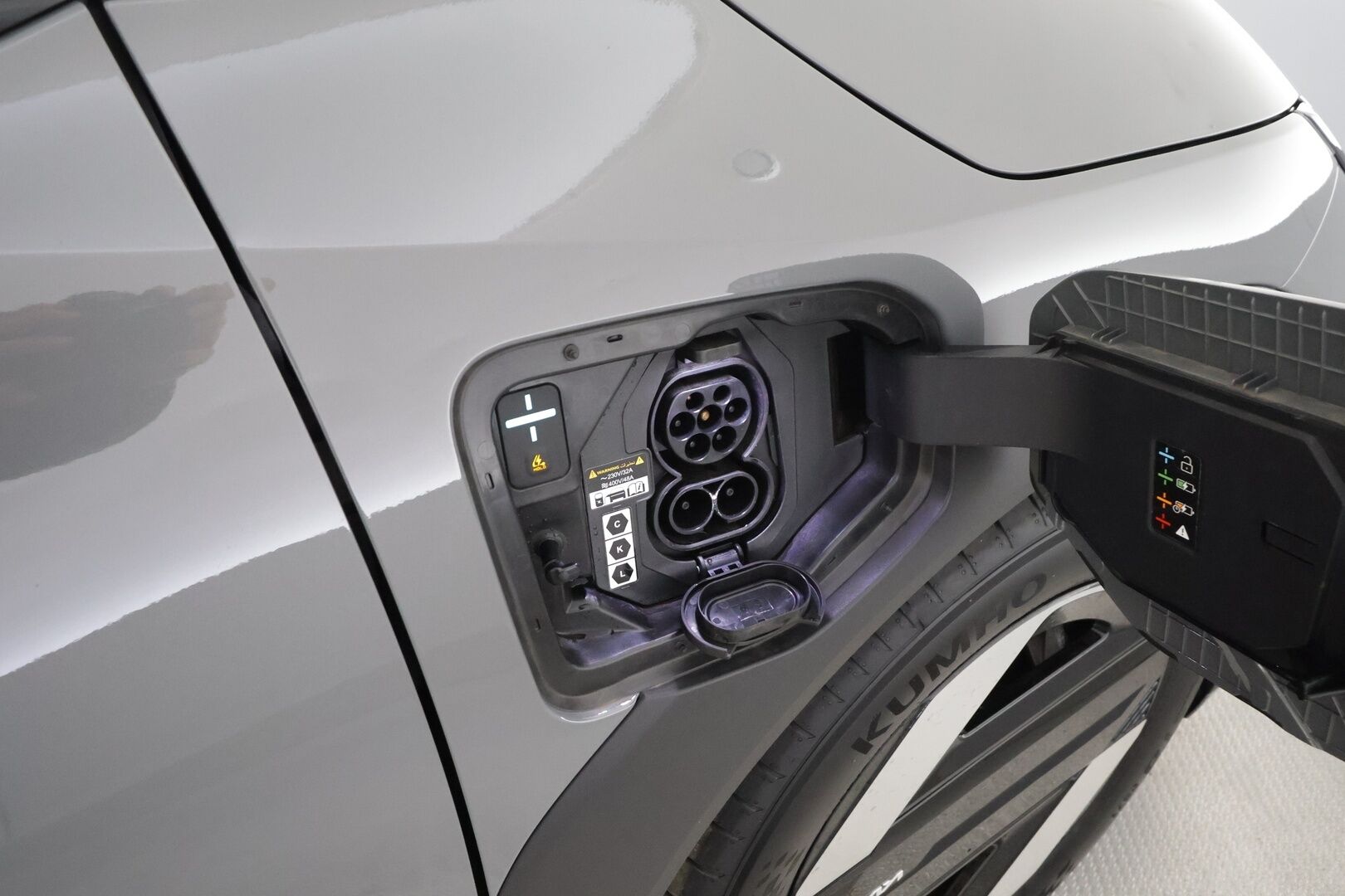 KIA EV4 2026 Earth FWD 81,4kWh 204hv 4D - | ACC | ILP | Puolinahat | Matrix-LED | Sähköpenkki | P.kamera | Keyless | HDA | BSM | Ambient Light | Apple & Android | Tehdastakuu! |