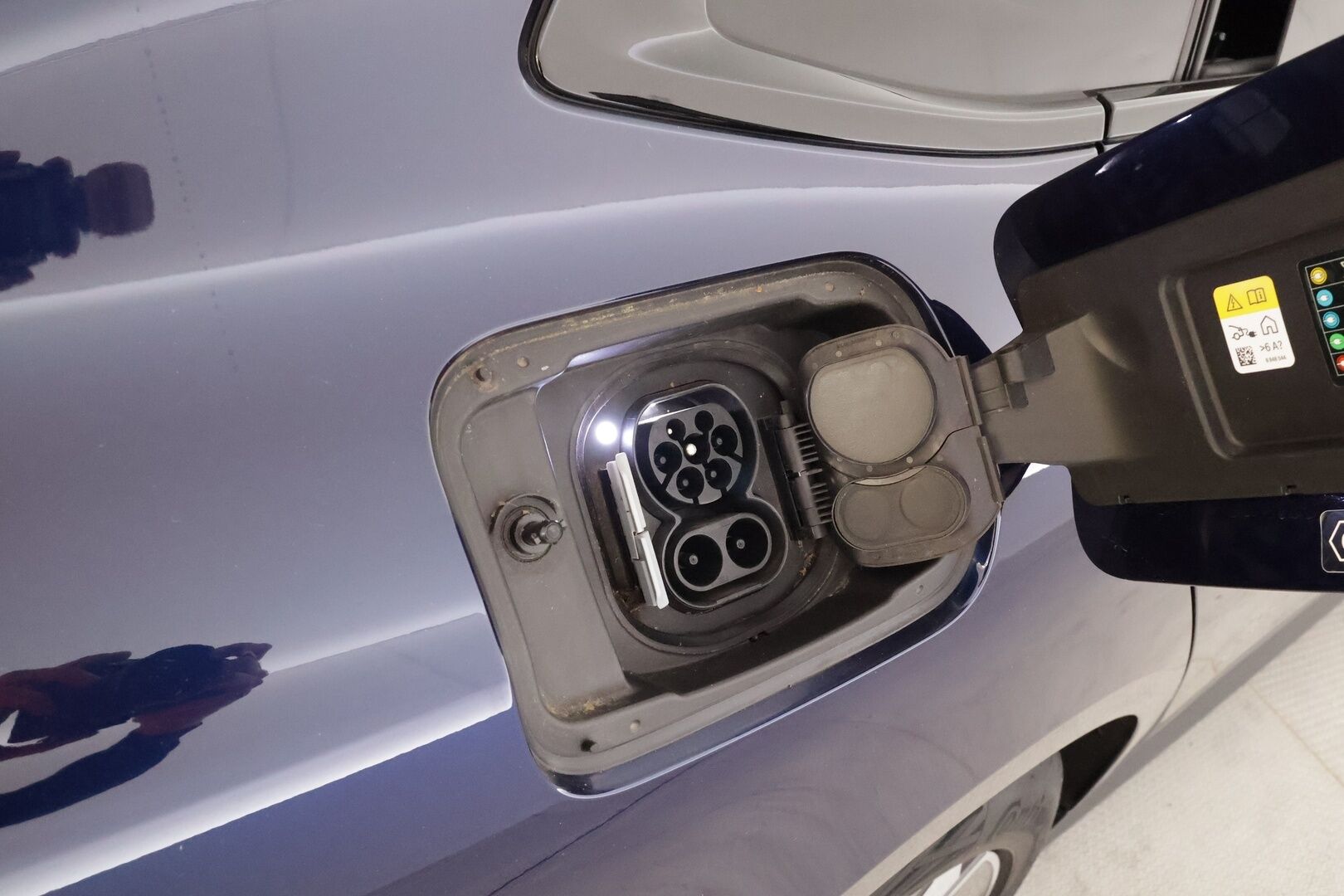 BMW i4 2023 eDrive40 Charged Plus - | ACC | Akkukäyttöinen | Laser Light LED | HUD | Widescreen | 360-Kamera | H/K | Muistipenkki | Comfort Access | Apple&Android | Kahdet Renkaat |