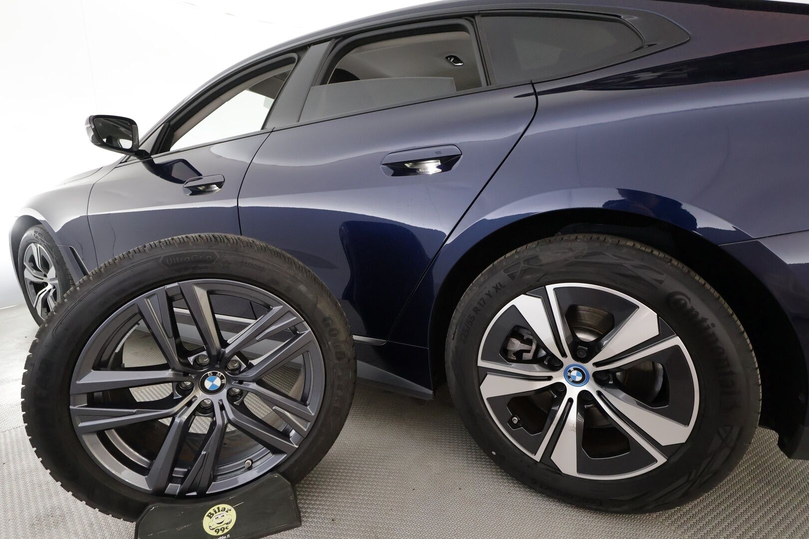 BMW i4 2023 eDrive40 Charged Plus - | ACC | Akkukäyttöinen | Laser Light LED | HUD | Widescreen | 360-Kamera | H/K | Muistipenkki | Comfort Access | Apple&Android | Kahdet Renkaat |