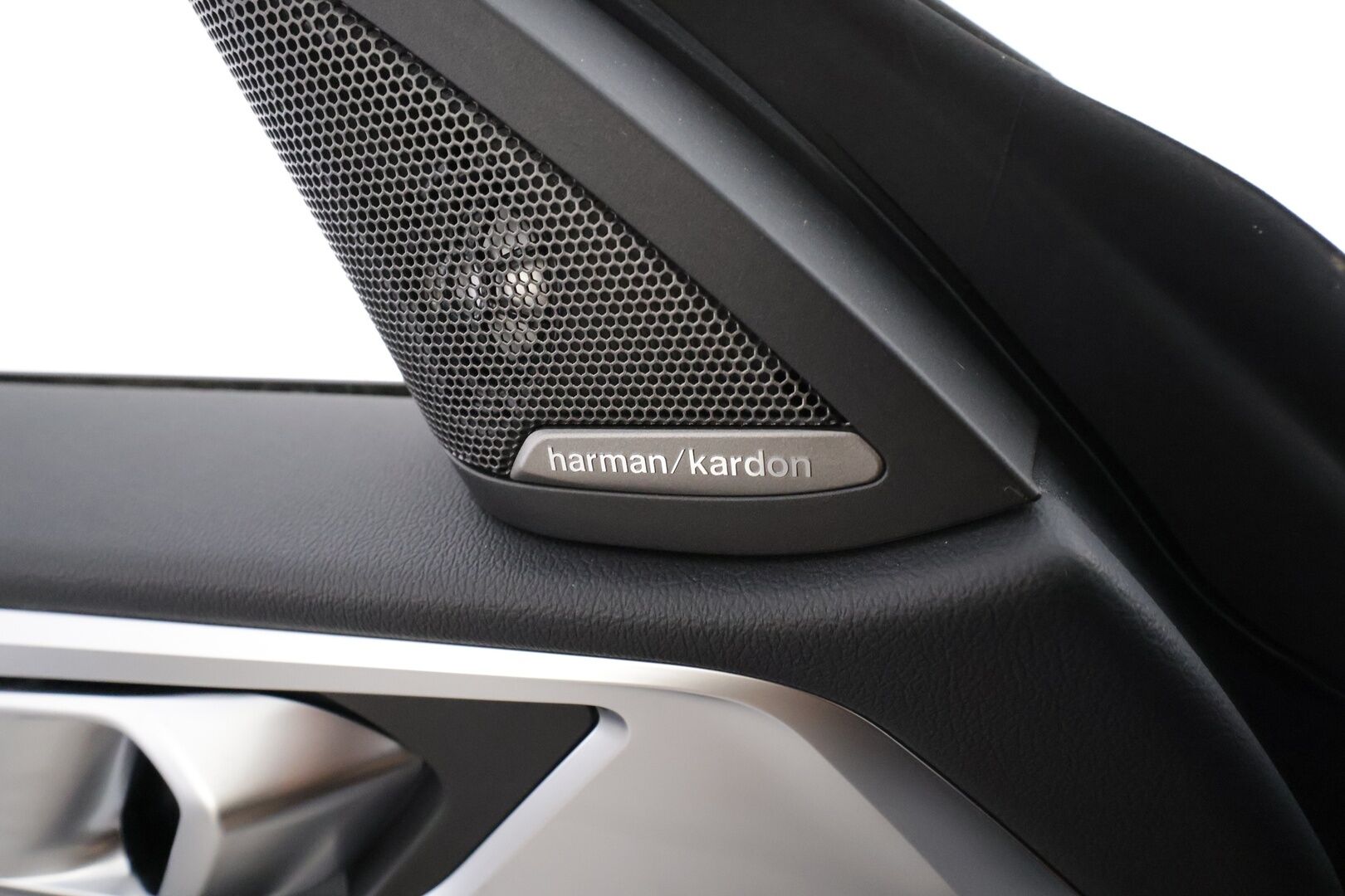 BMW i4 2023 eDrive40 Charged Plus - | ACC | Akkukäyttöinen | Laser Light LED | HUD | Widescreen | 360-Kamera | H/K | Muistipenkki | Comfort Access | Apple&Android | Kahdet Renkaat |