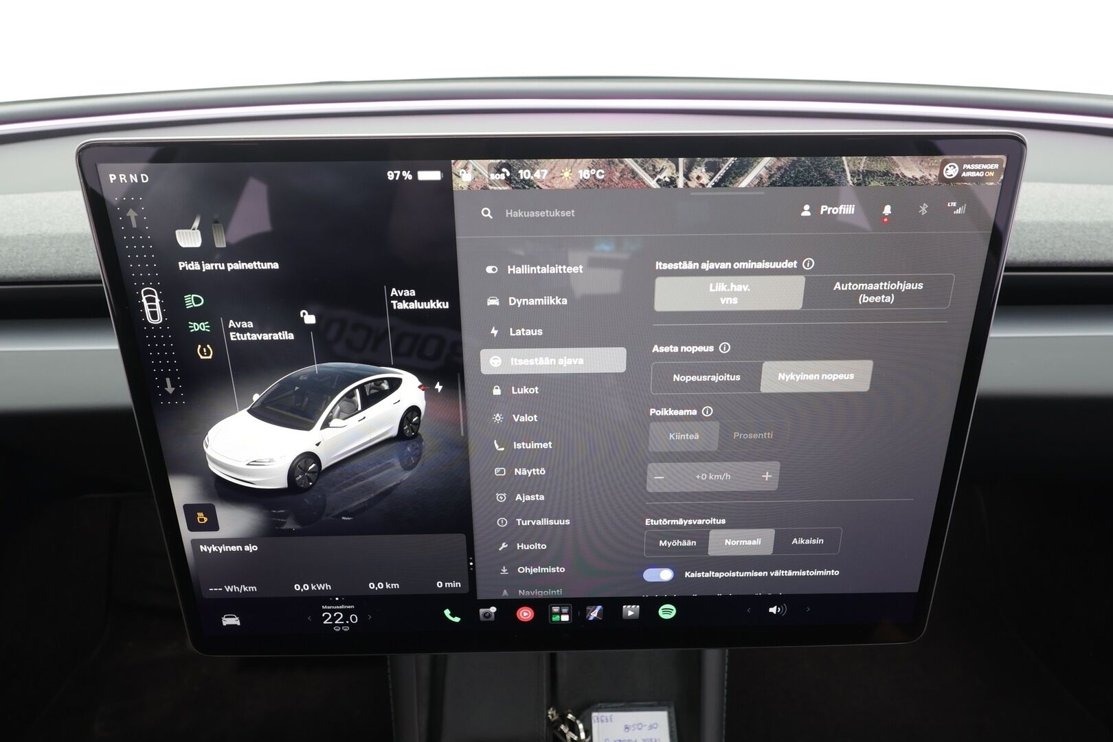 Tesla Model 3 2024 RWD - | Highland | ACC | ILP | Ilm. sähkönahat | Muistipenkki | Matrix | Lasikatto | Takanäyttö | P.kamera | Ambient | Autosteer | Lämm. ratti |
