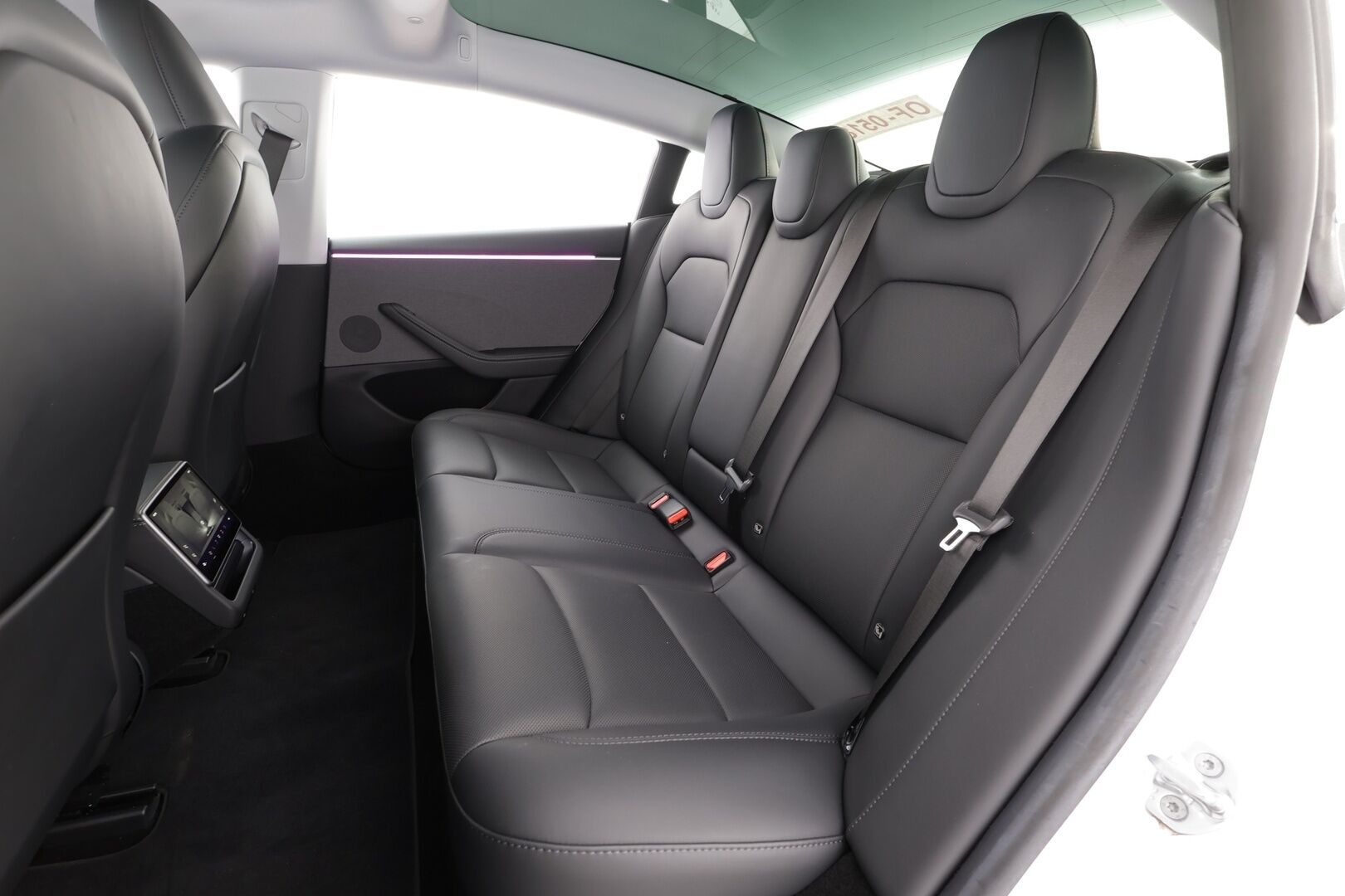 Tesla Model 3 2024 RWD - | Highland | ACC | ILP | Ilm. sähkönahat | Muistipenkki | Matrix | Lasikatto | Takanäyttö | P.kamera | Ambient | Autosteer | Lämm. ratti |