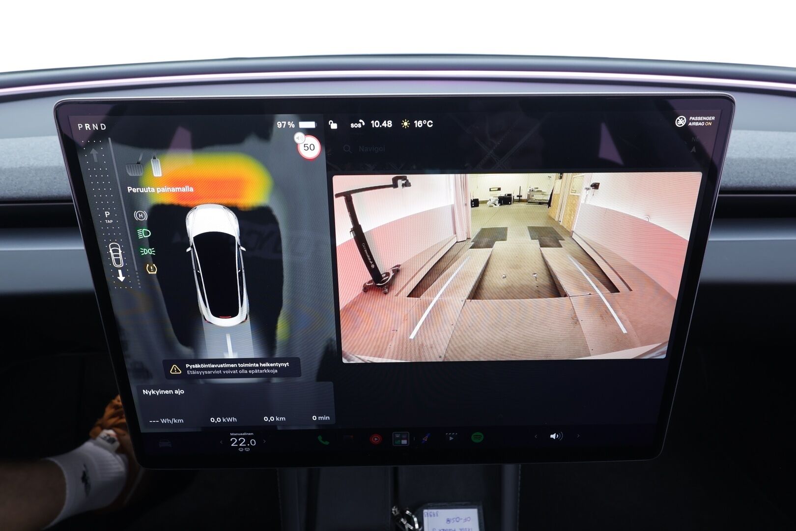 Tesla Model 3 2024 RWD - | Highland | ACC | ILP | Ilm. sähkönahat | Muistipenkki | Matrix | Lasikatto | Takanäyttö | P.kamera | Ambient | Autosteer | Lämm. ratti |