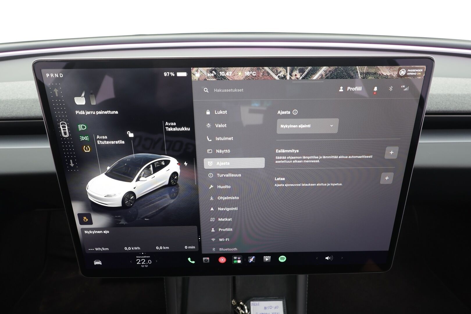 Tesla Model 3 2024 RWD - | Highland | ACC | ILP | Ilm. sähkönahat | Muistipenkki | Matrix | Lasikatto | Takanäyttö | P.kamera | Ambient | Autosteer | Lämm. ratti |