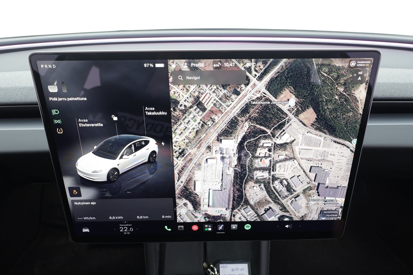 Tesla Model 3 2024 RWD - | Highland | ACC | ILP | Ilm. sähkönahat | Muistipenkki | Matrix | Lasikatto | Takanäyttö | P.kamera | Ambient | Autosteer | Lämm. ratti |