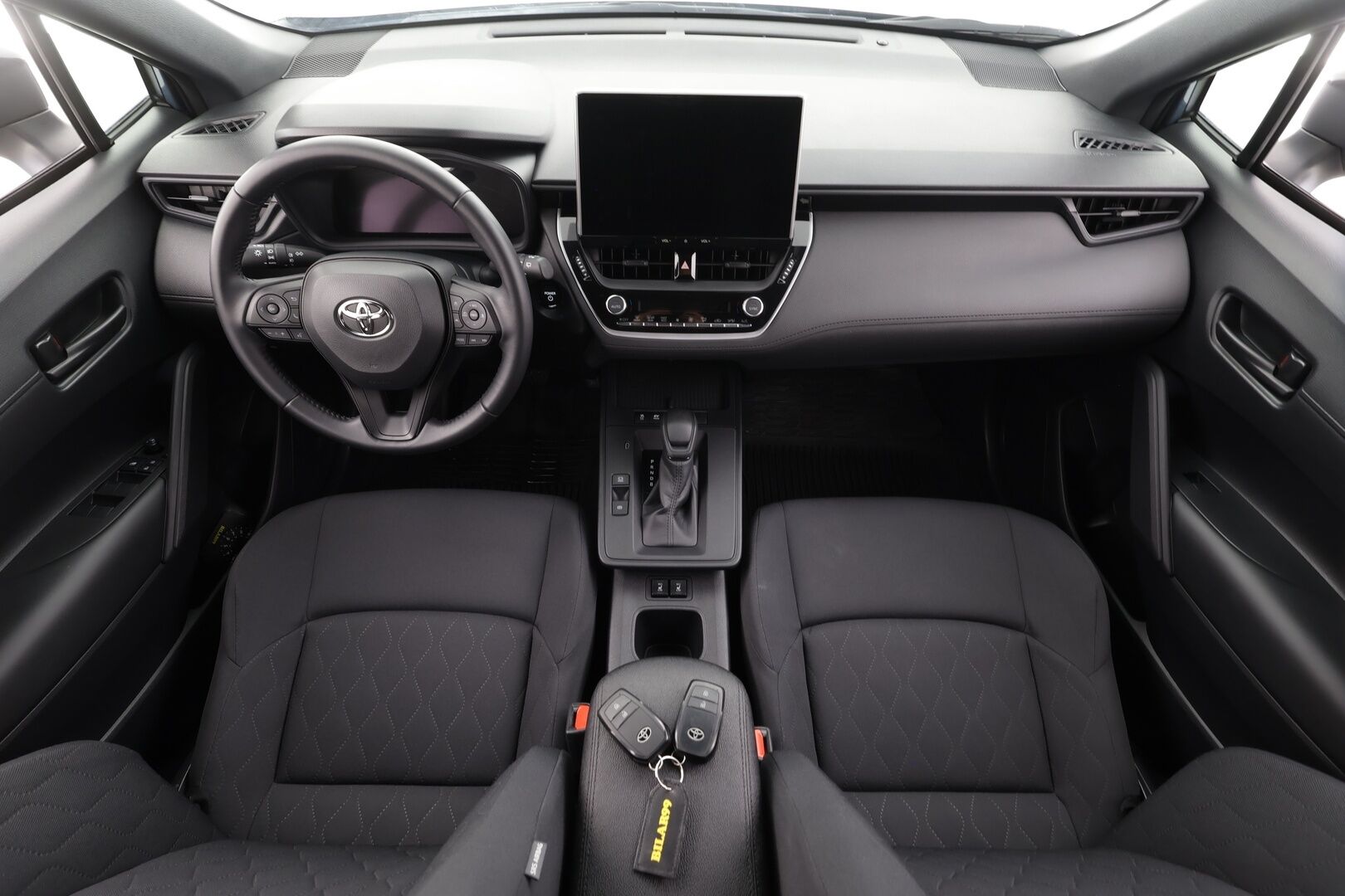 TOYOTA COROLLA CROSS 2025 1.8 Hybrid Intense - | ACC | Facelift | Digimittaristo | LED | PDA | Kaistavahti | Navi | P.kamera | Apple & Android | Aut. pitkät | Penkinlämmittimet | 