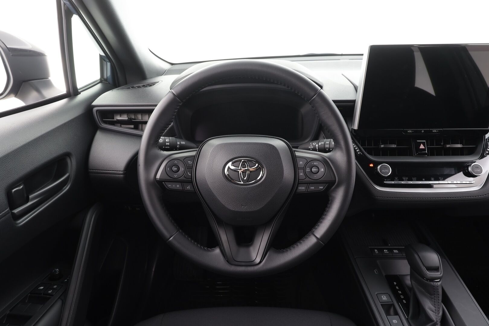 TOYOTA COROLLA CROSS 2025 1.8 Hybrid Intense - | ACC | Facelift | Digimittaristo | LED | PDA | Kaistavahti | Navi | P.kamera | Apple & Android | Aut. pitkät | Penkinlämmittimet | 