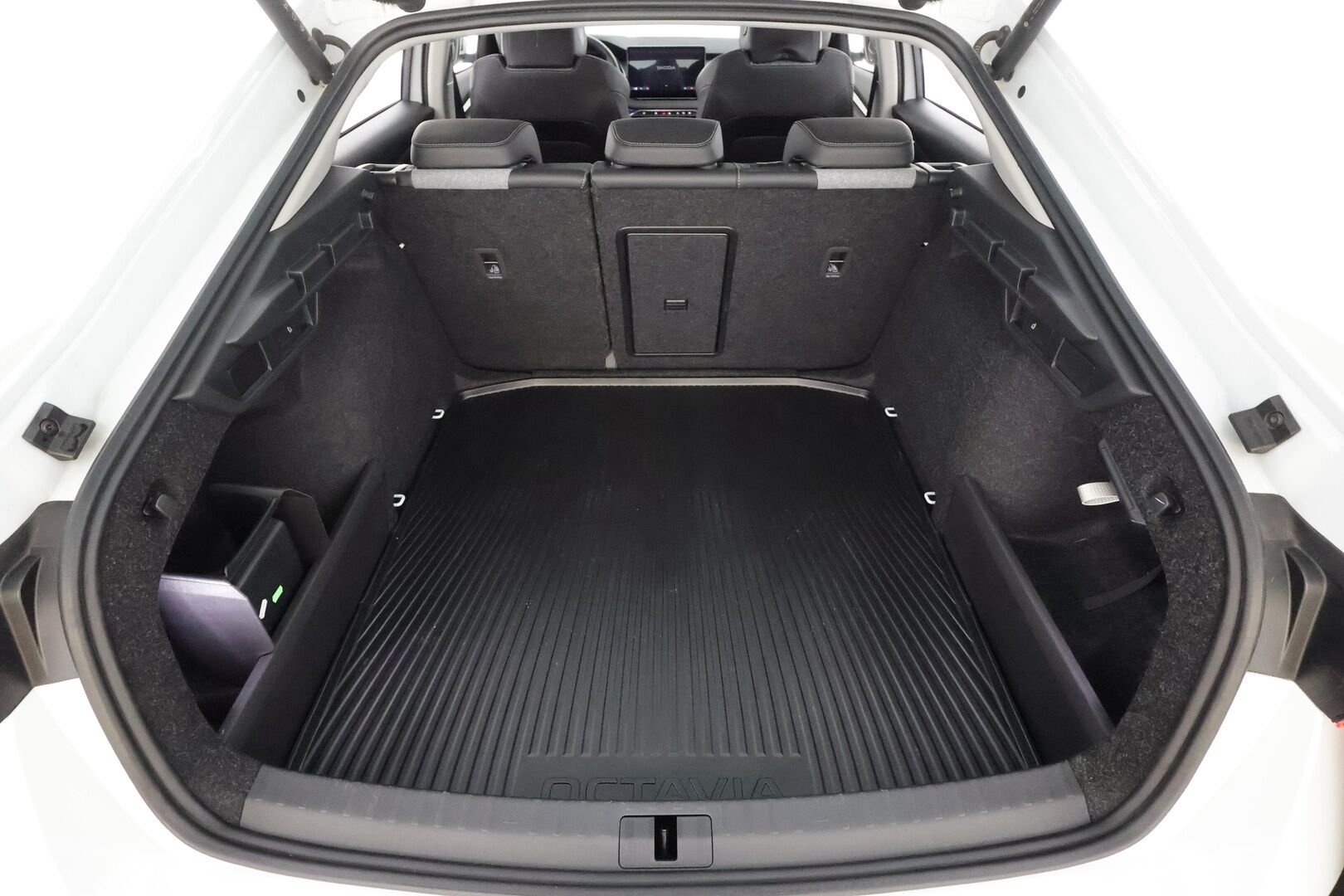 Skoda Octavia 2025 1.5 TSI Style eTEC DSG Autom - | ACC | Skoda crystal Light LED | P.tutkat | Puolinahat | Ratinlämmitys | Keyless | Apple&Android | Merkkihuollettu | Kahdet Renkaat |