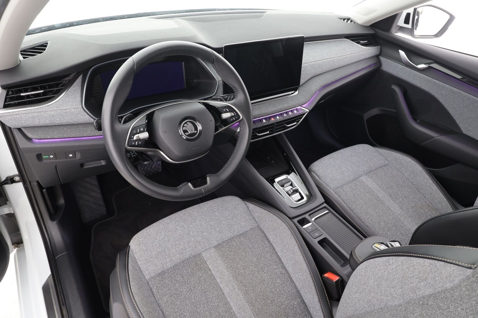 Skoda Octavia 2025 1.5 TSI Style eTEC DSG Autom - | ACC | Skoda crystal Light LED | P.tutkat | Puolinahat | Ratinlämmitys | Keyless | Apple&Android | Merkkihuollettu | Kahdet Renkaat |