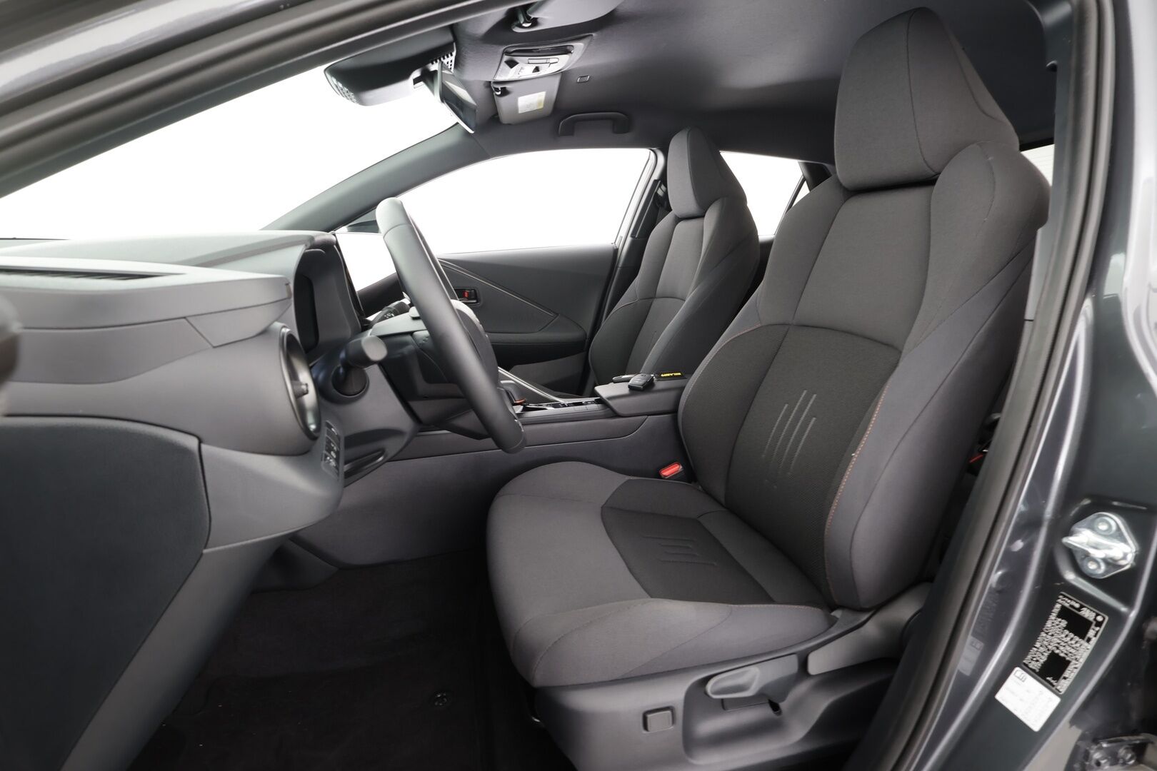 Toyota C-HR 2025 2,0 Plug-in Hybrid Intense Business - | ACC | ILP | Bi-tone | P.kamera | Ohjausapu | BSM | RCTA | Keyless | Navi | LED | Lämm. ratti | Apple & Android | 2x kaapelit | Merkkihuollettu |