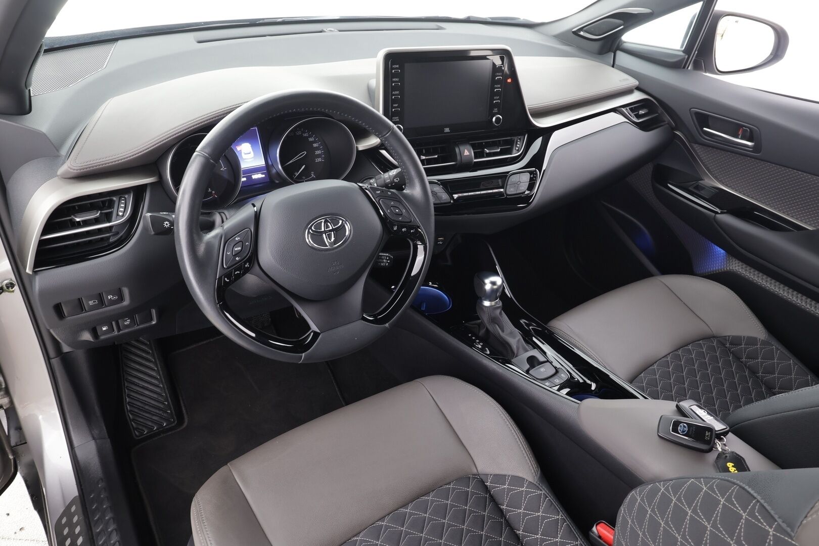 Toyota C-HR 2021 2,0 Hybrid Premium - | JBL | ACC | LED | P.Kamera | Navi | Katveavustin | Kaistavahti | Keyless | Merkkihuollot |