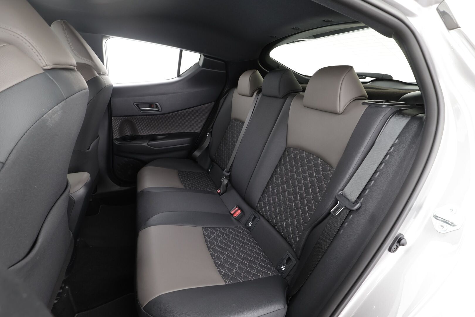Toyota C-HR 2021 2,0 Hybrid Premium - | JBL | ACC | LED | P.Kamera | Navi | Katveavustin | Kaistavahti | Keyless | Merkkihuollot |