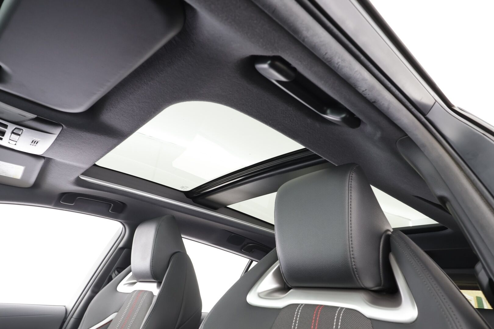 Toyota Corolla 2021 Touring Sports 2,0 Hybrid GR Sport - ACC / Koukku / JBL / HUD / Panorama-kattoluukku / Smart key / Osa keinonahka verhoilu / Navi / Bluetooth