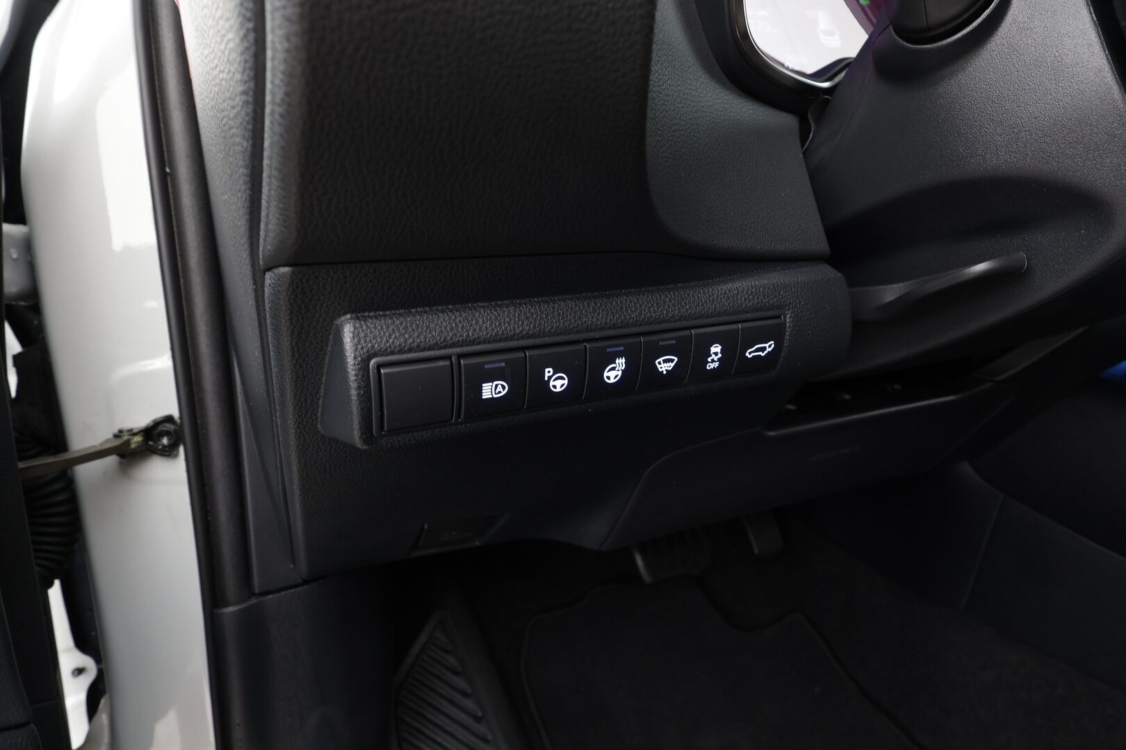 Toyota Corolla 2021 Touring Sports 2,0 Hybrid GR Sport - ACC / Koukku / JBL / HUD / Panorama-kattoluukku / Smart key / Osa keinonahka verhoilu / Navi / Bluetooth
