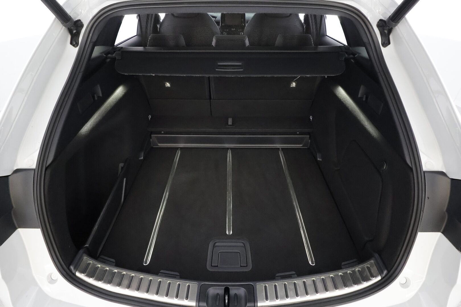 Toyota Corolla 2021 Touring Sports 2,0 Hybrid GR Sport - ACC / Koukku / JBL / HUD / Panorama-kattoluukku / Smart key / Osa keinonahka verhoilu / Navi / Bluetooth