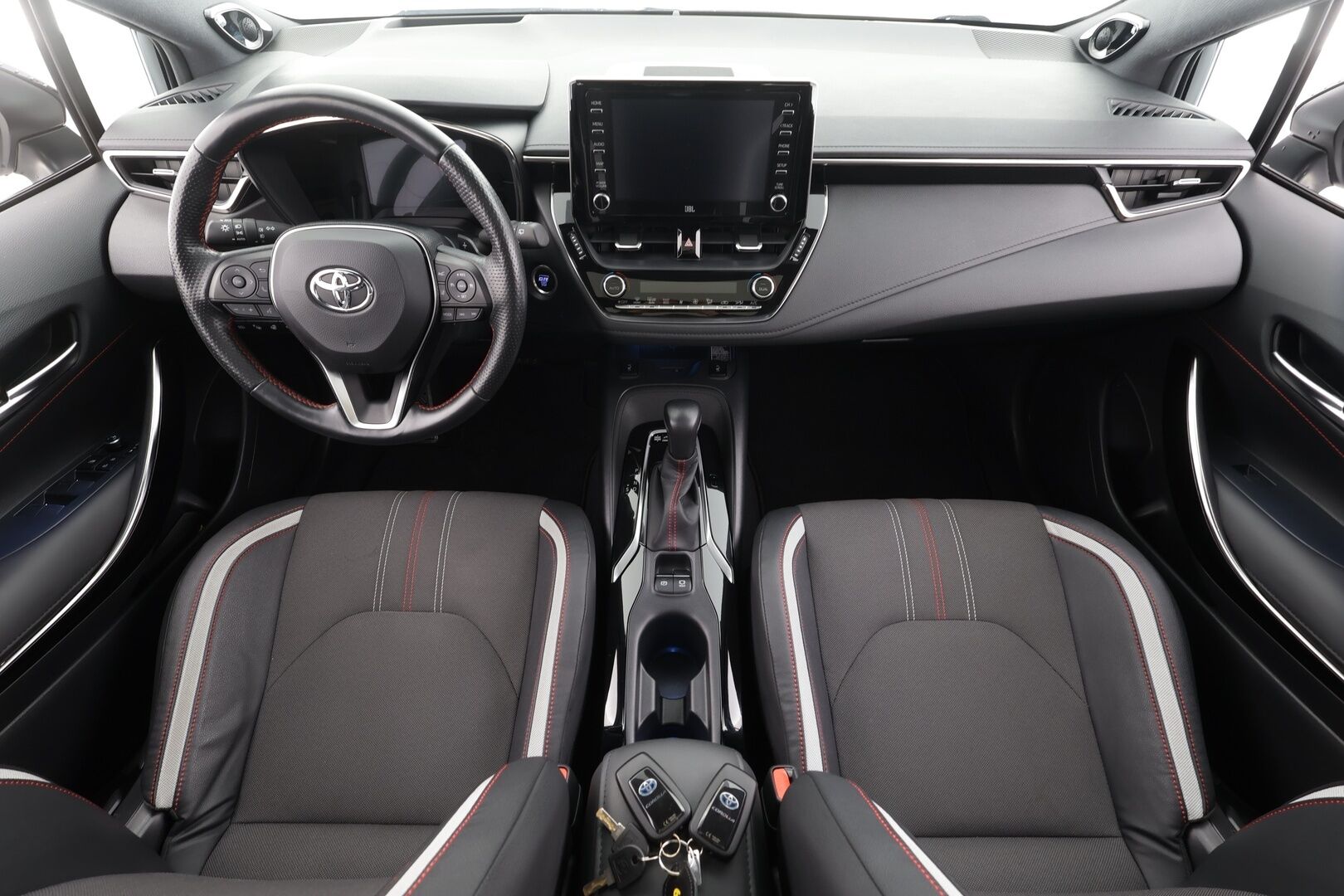 Toyota Corolla 2021 Touring Sports 2,0 Hybrid GR Sport - ACC / Koukku / JBL / HUD / Panorama-kattoluukku / Smart key / Osa keinonahka verhoilu / Navi / Bluetooth