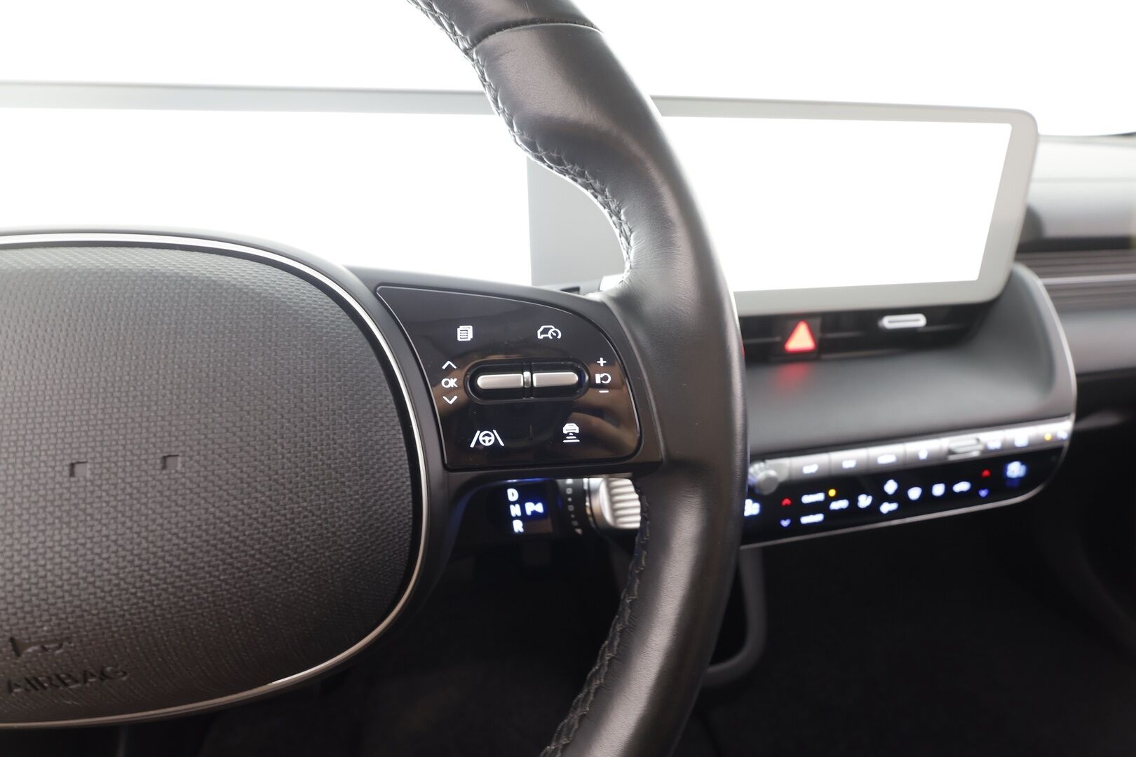 Hyundai IONIQ 5 2022 73 kWh 217 hv Style 5d - | ILP | Koukku | ACC | LED | P.Kamera | Sähköpenkki | Navi |  Kaistavahti | Katveavustin | Keyless | HDA | 2x Latauskaapelit | Merkkihuollot | 