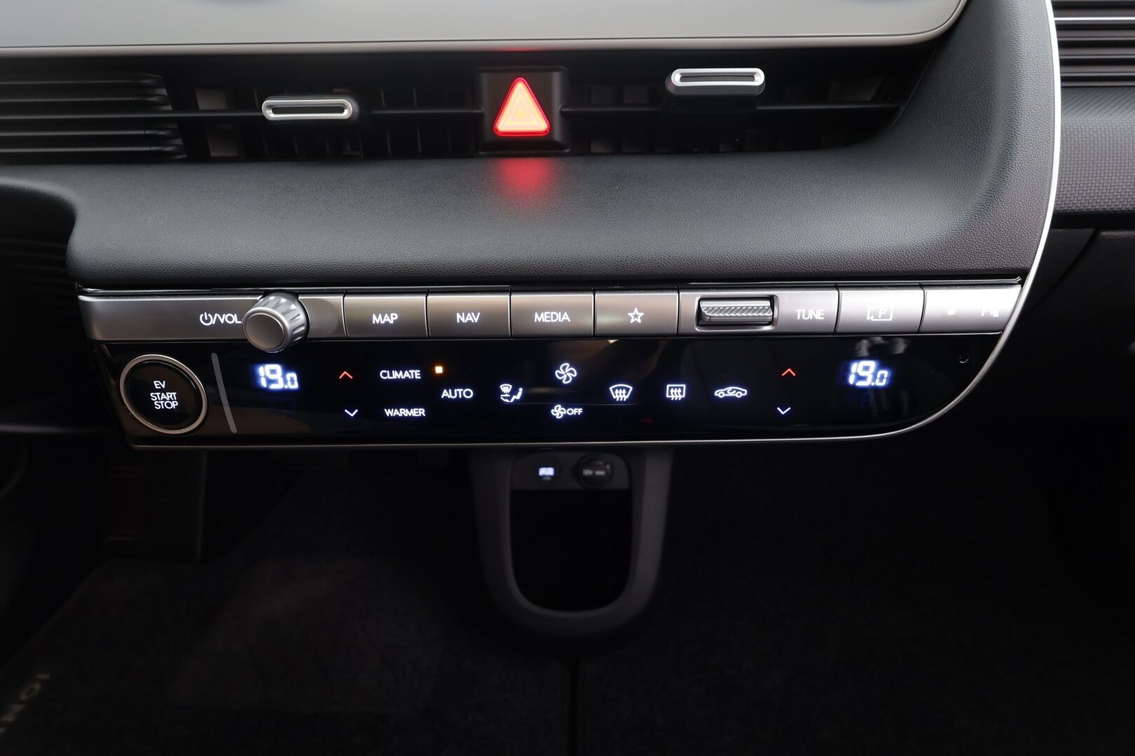 Hyundai IONIQ 5 2022 73 kWh 217 hv Style 5d - | ILP | Koukku | ACC | LED | P.Kamera | Sähköpenkki | Navi |  Kaistavahti | Katveavustin | Keyless | HDA | 2x Latauskaapelit | Merkkihuollot | 