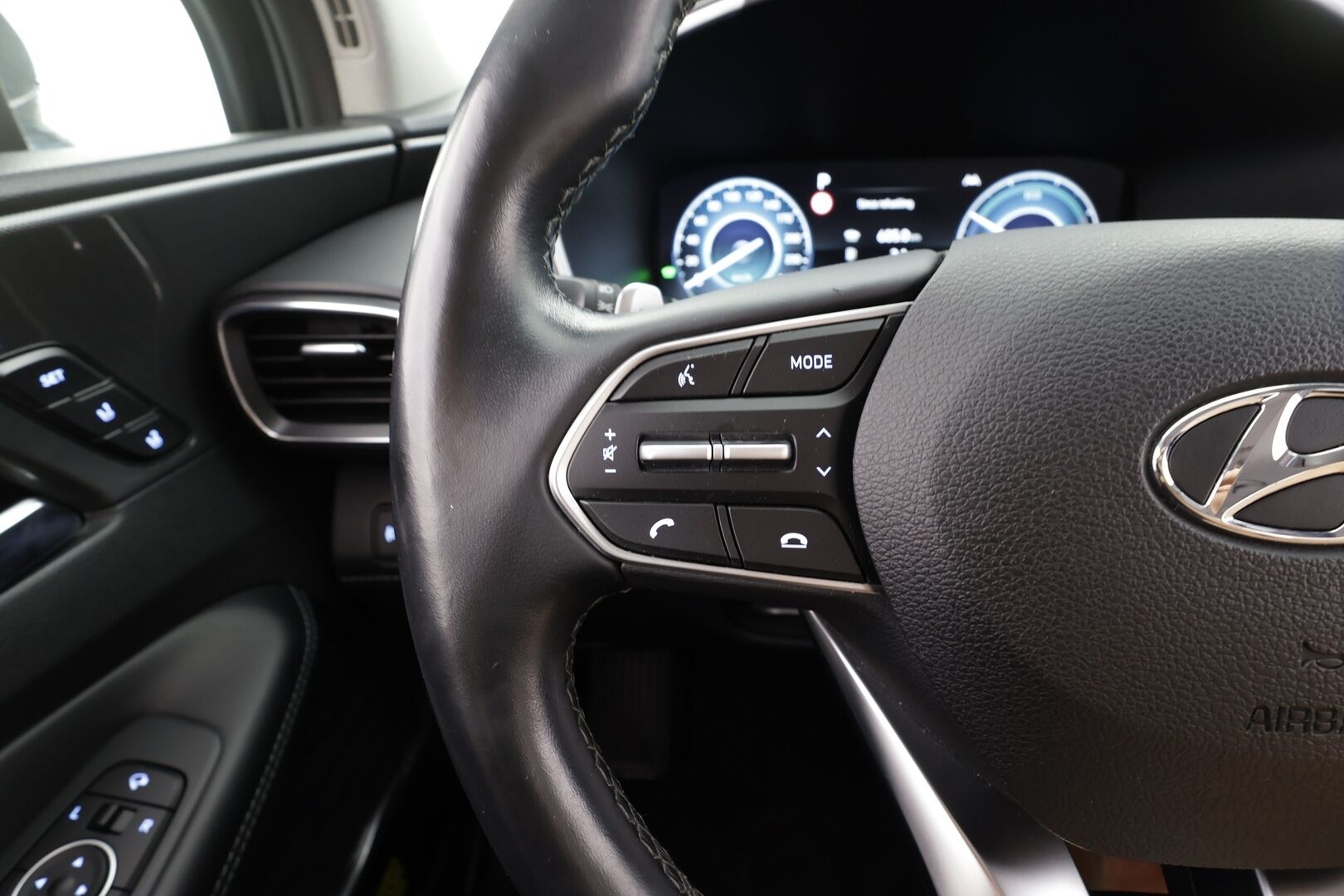 HYUNDAI SANTA FE 2022 1.6 T-GDI 265 hv Plug in 4WD 6AT 5P - | Koukku | Pa-lisälämmitin | ACC | 360 | KRELL | Ilmastoitu Muistipenkki | HUD | Kaistavahti | Navi | Katveavustin | Keyless | 2x Latauskaapelit |
