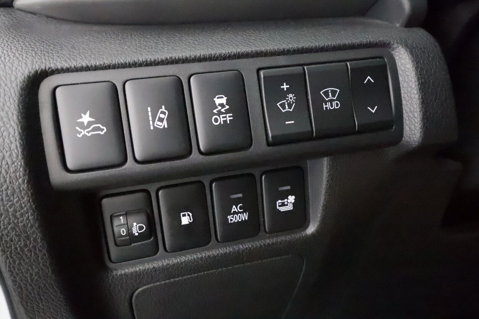 Mitsubishi Eclipse Cross 2022 2.4 PHEV Instyle Plus 4WD - | Koukku | Lasikattoluukku | ACC | 360 | HUD | Sähköpenkit | LED | Kaistavahti | Navi | Katveavustin | Keyless | Kahdet renkaat | Merkkihuollot |