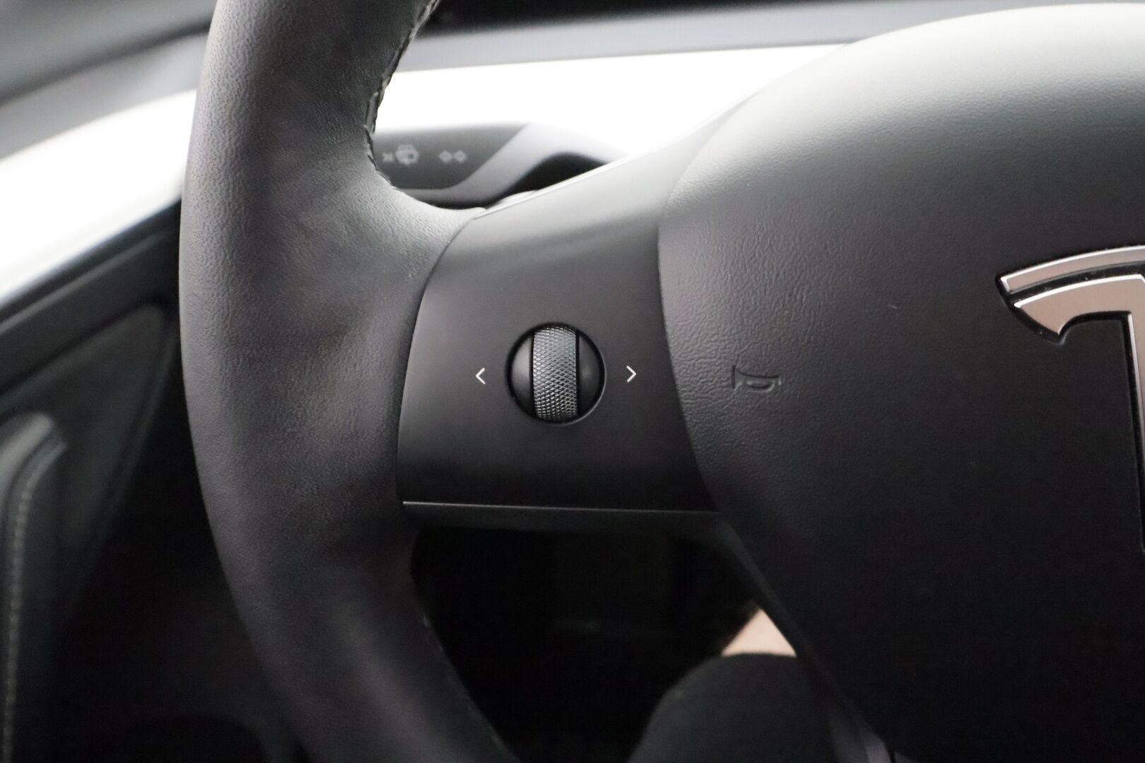 TESLA MODEL 3 2022 Standard Range Plus - | ILP | Lasikatto | ACC | P.kamera | Matrix-LED | Muistipenkki | Premium Speakers | Navi | Kaistavahti | Keyless | Valkoinen Nahkaverhoilu |