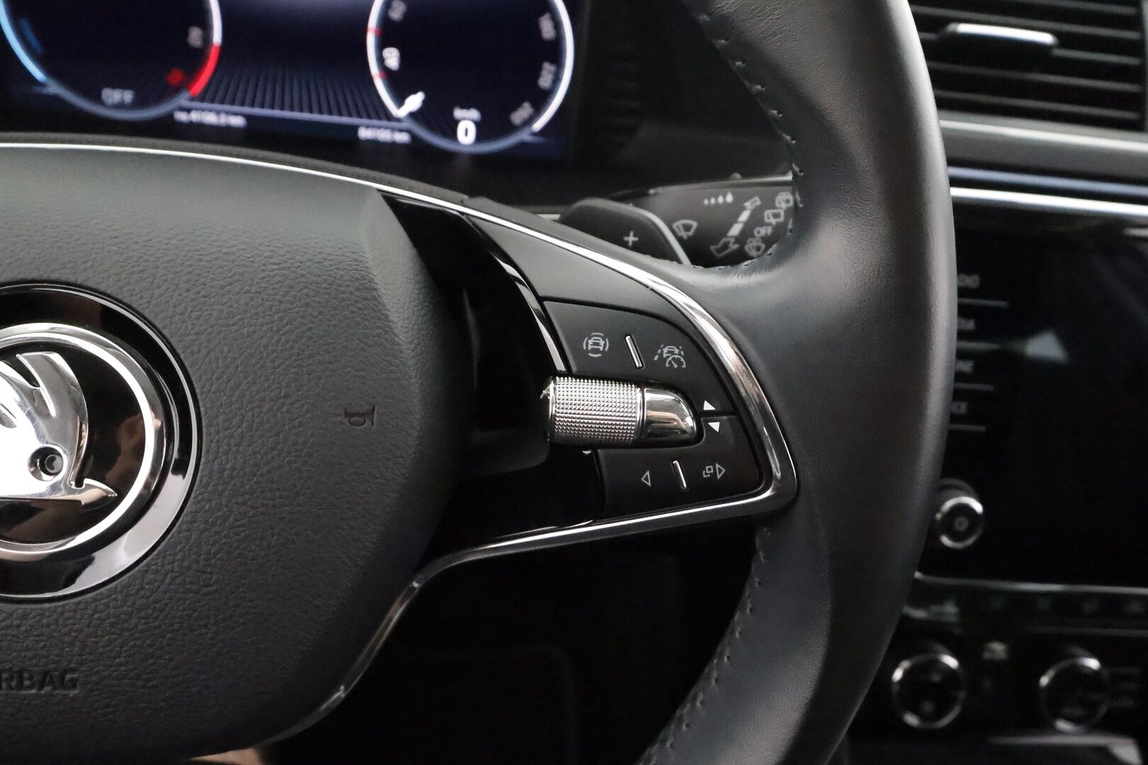 SKODA SUPERB 2023 Combi 1.4 TSI PHEV L&K iV DSG Autom. - | ACC | Webasto | Matrix-LED | Canton | Muistipenkit | P.Kamera | Nahat | Keyless | Apple&Android | 