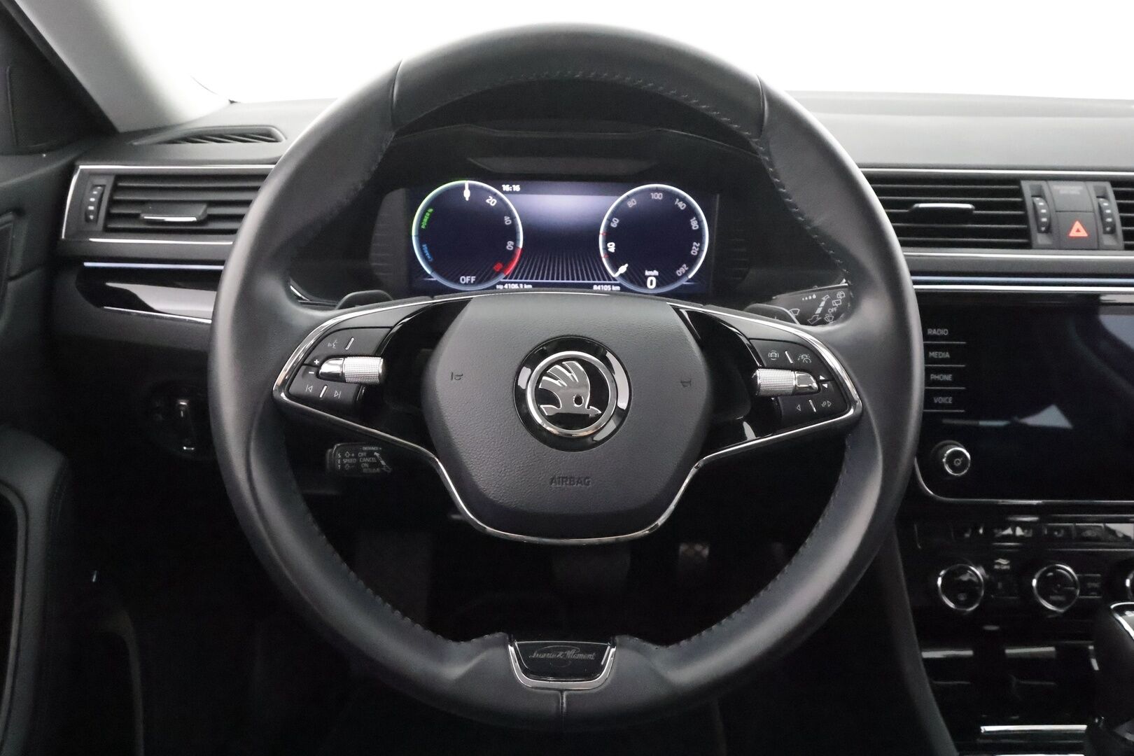 SKODA SUPERB 2023 Combi 1.4 TSI PHEV L&K iV DSG Autom. - | ACC | Webasto | Matrix-LED | Canton | Muistipenkit | P.Kamera | Nahat | Keyless | Apple&Android | 