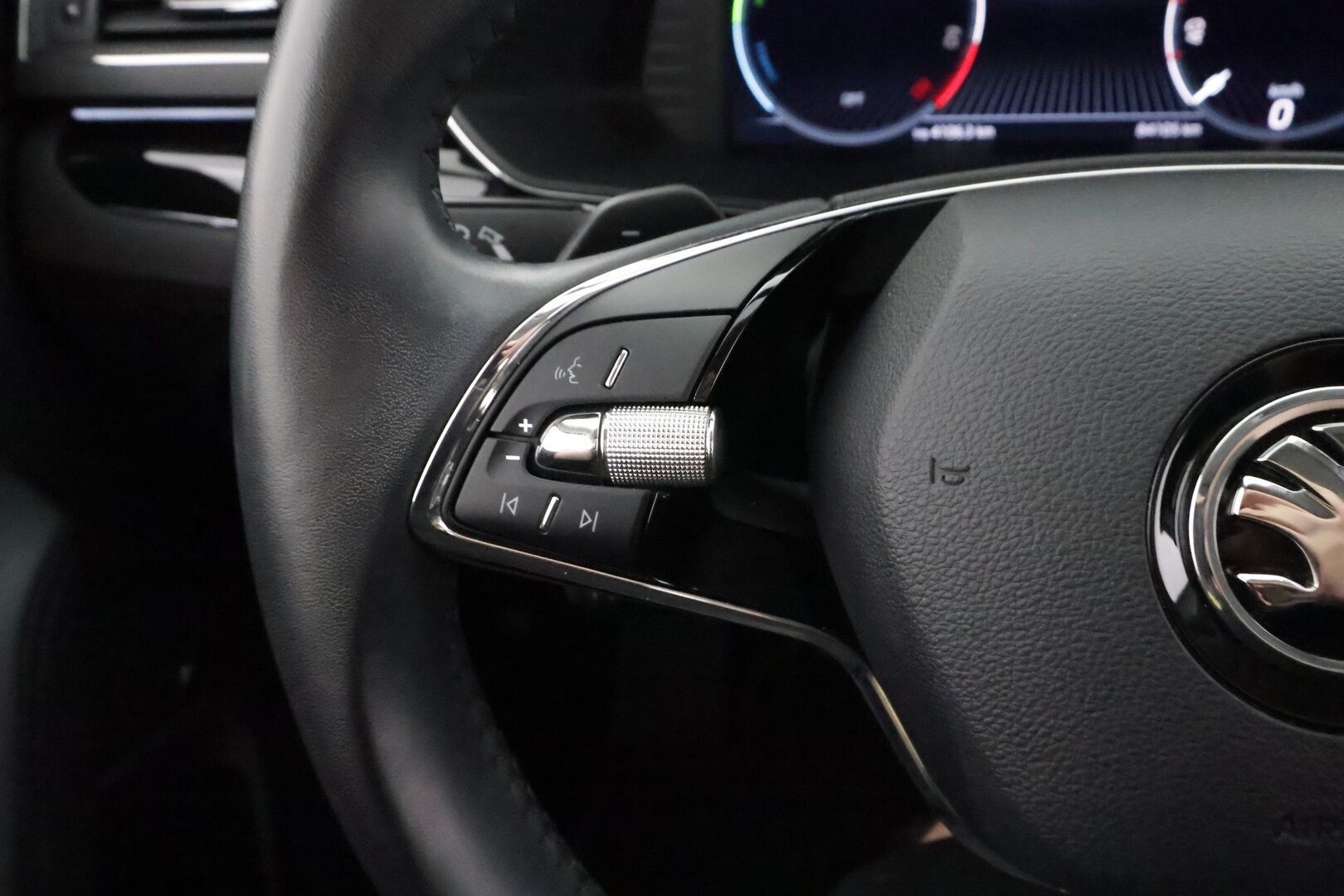 SKODA SUPERB 2023 Combi 1.4 TSI PHEV L&K iV DSG Autom. - | ACC | Webasto | Matrix-LED | Canton | Muistipenkit | P.Kamera | Nahat | Keyless | Apple&Android | 