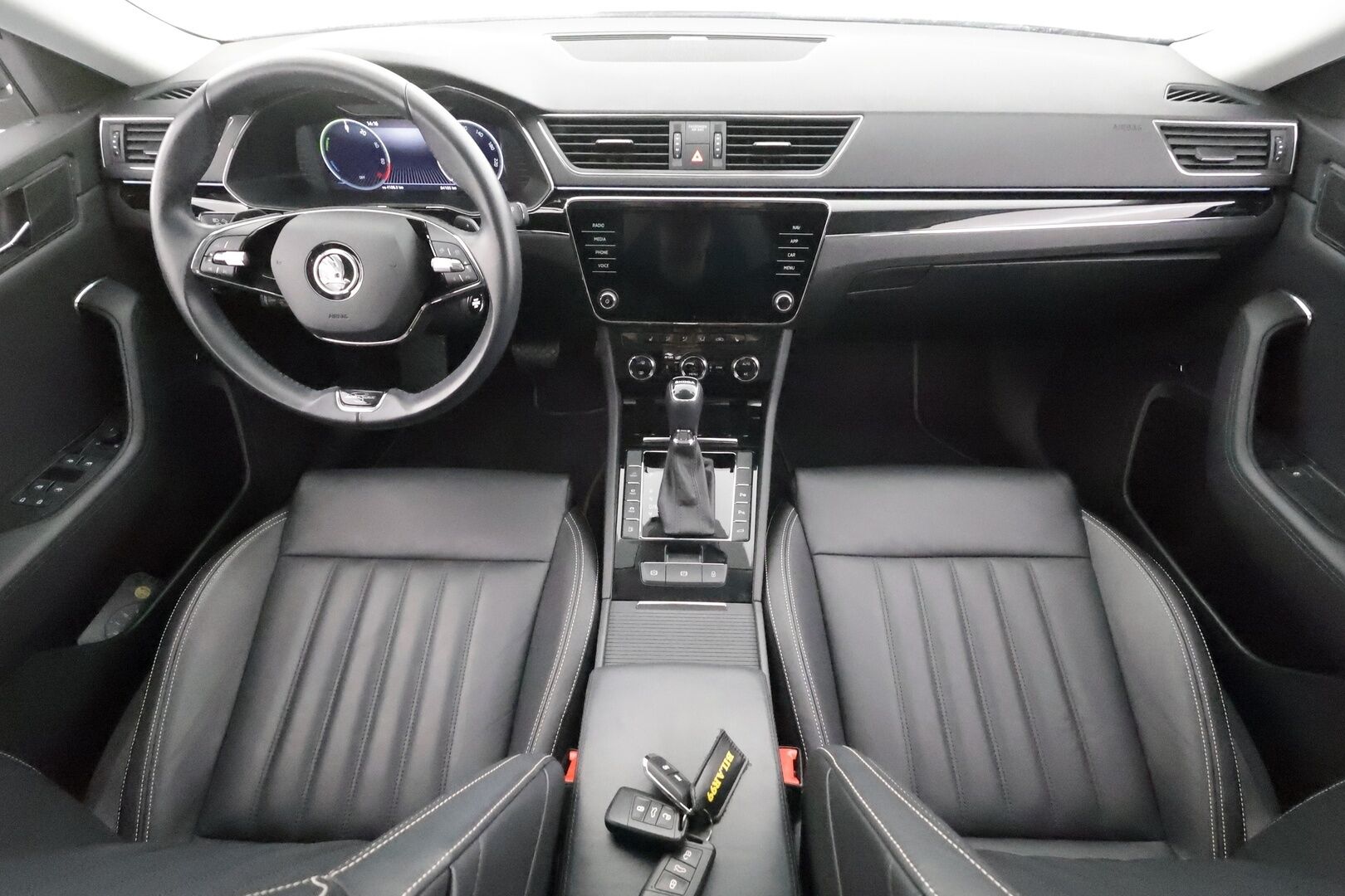 SKODA SUPERB 2023 Combi 1.4 TSI PHEV L&K iV DSG Autom. - | ACC | Webasto | Matrix-LED | Canton | Muistipenkit | P.Kamera | Nahat | Keyless | Apple&Android | 