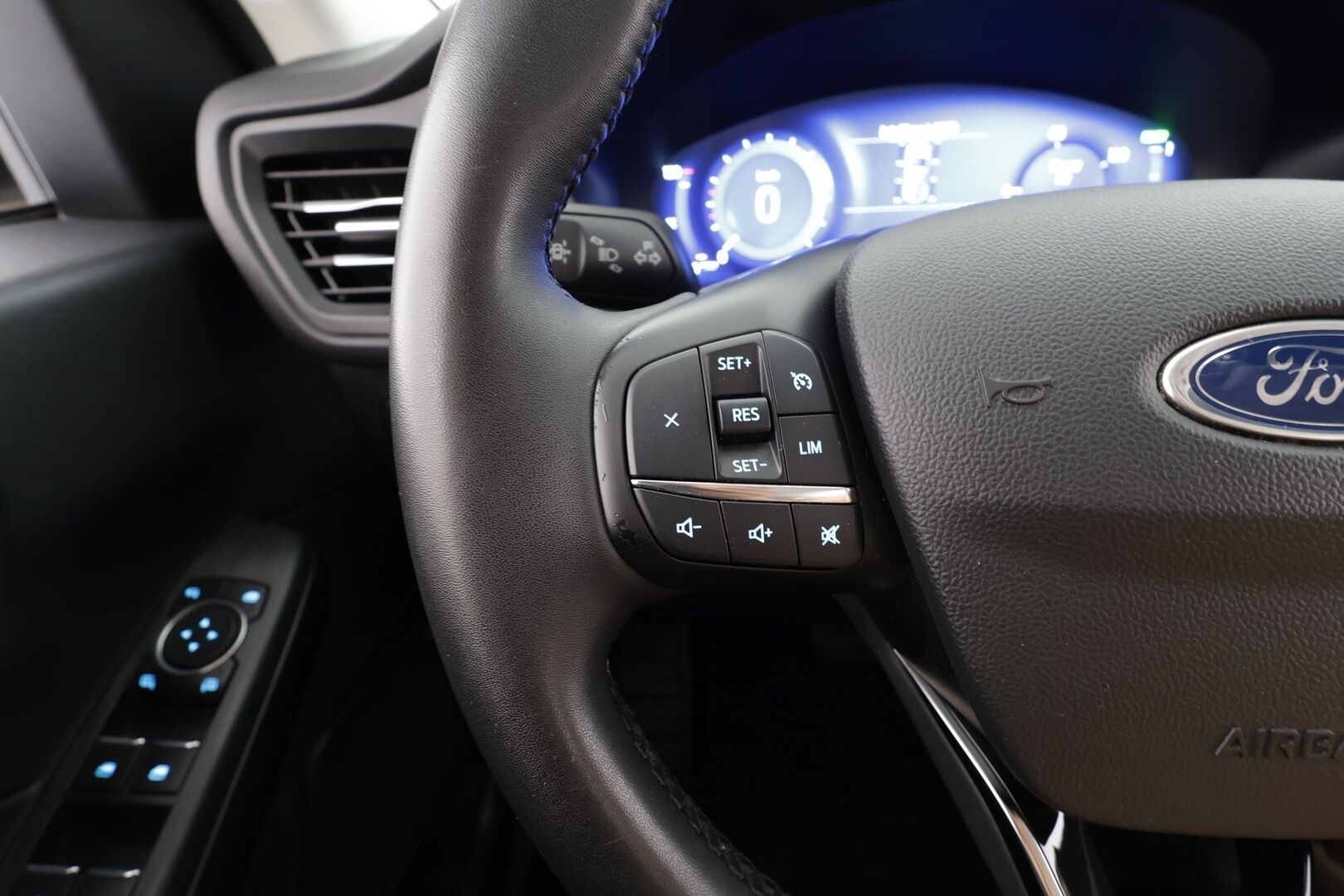 FORD KUGA 2022 2,5 Hybrid (HEV) 190hv CVT AWD Titanium 5-ovinen - | Koukku | P.Kamera | Digimittaristo | Kaistavahti | Keyless | Navi | Vakkari | Apple&Android | Ratinlämmitys |  Merkkihuollot | 