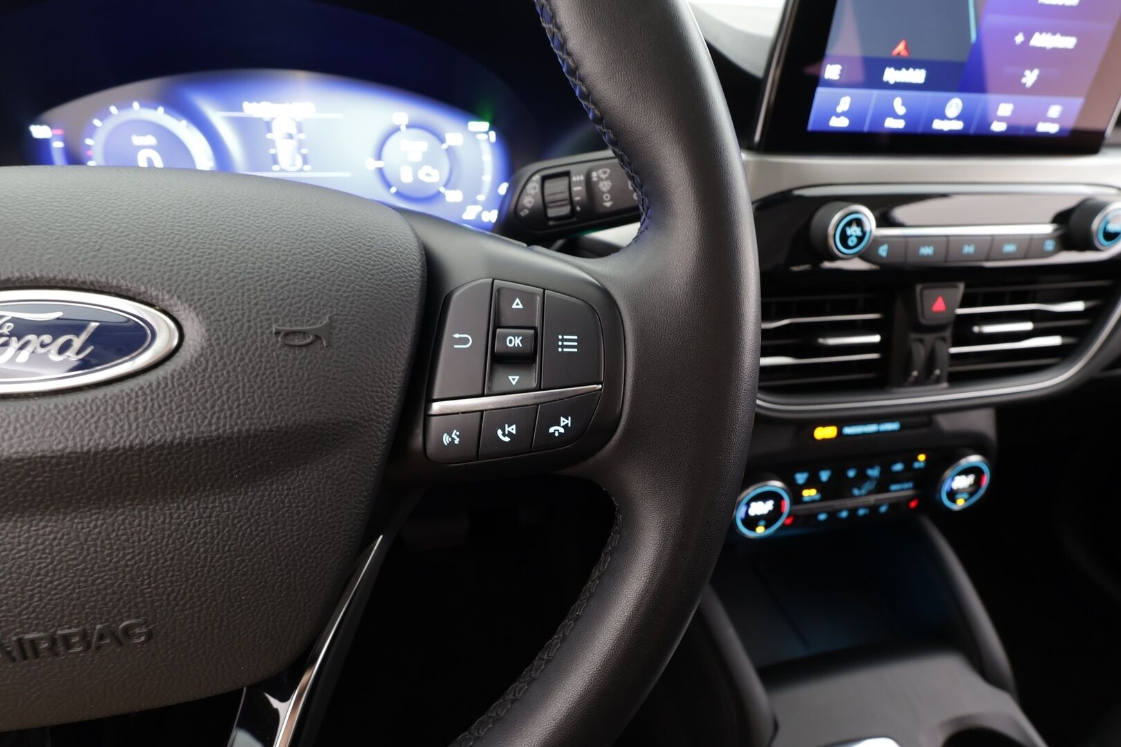 FORD KUGA 2022 2,5 Hybrid (HEV) 190hv CVT AWD Titanium 5-ovinen - | Koukku | P.Kamera | Digimittaristo | Kaistavahti | Keyless | Navi | Vakkari | Apple&Android | Ratinlämmitys |  Merkkihuollot | 