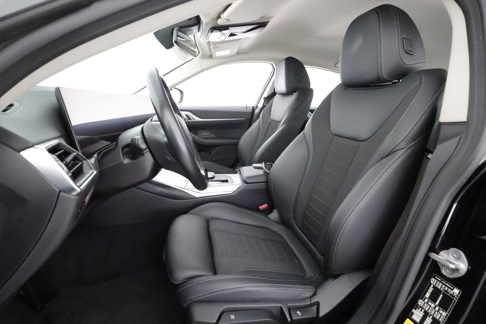 BMW i4 2022 eDrive40 Charged - | ACC | Lisälämmitin | LED | Sporttipenkit | Widescreen | Apple&Android | P.Kamera | Puolinahat | Navi | Merkkihuollettu |