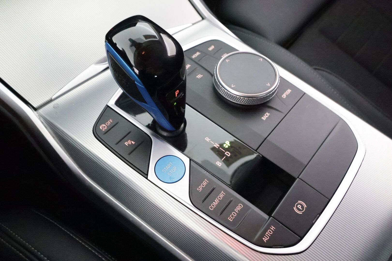 BMW i4 2022 eDrive40 Charged - | ACC | Lisälämmitin | LED | Sporttipenkit | Widescreen | Apple&Android | P.Kamera | Puolinahat | Navi | Merkkihuollettu |