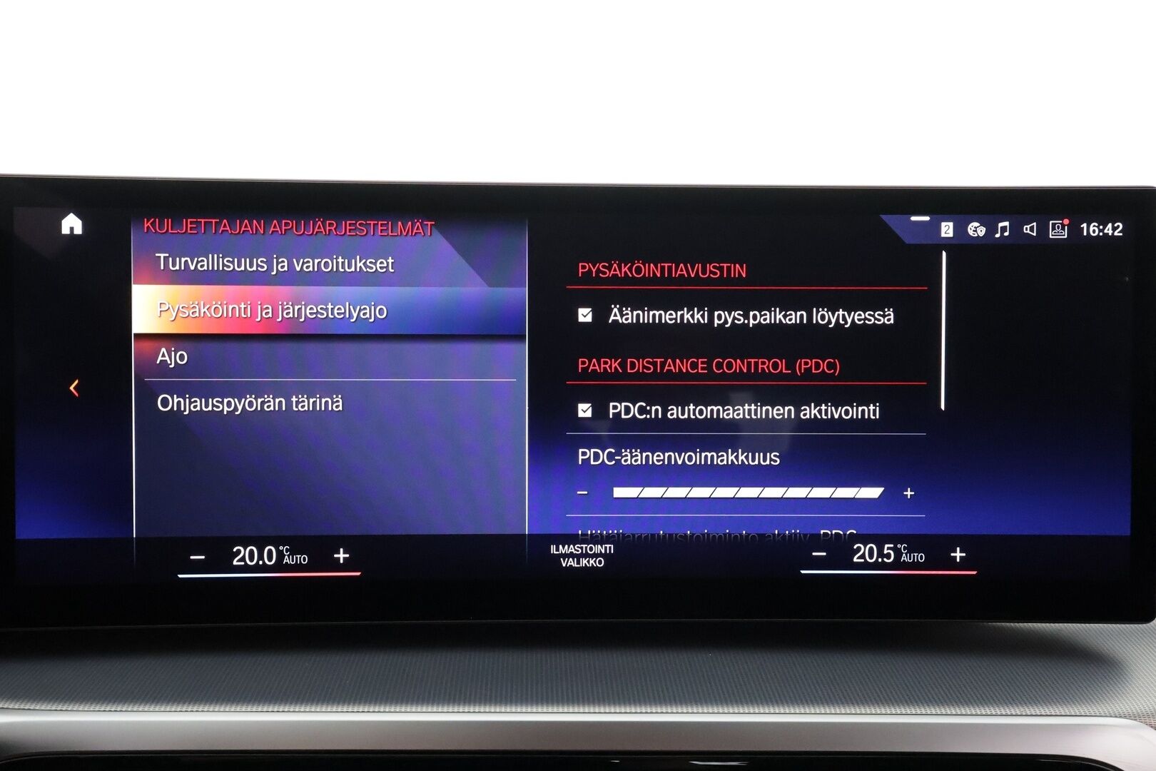 BMW i4 2022 eDrive40 Charged - | ACC | Lisälämmitin | LED | Sporttipenkit | Widescreen | Apple&Android | P.Kamera | Puolinahat | Navi | Merkkihuollettu |