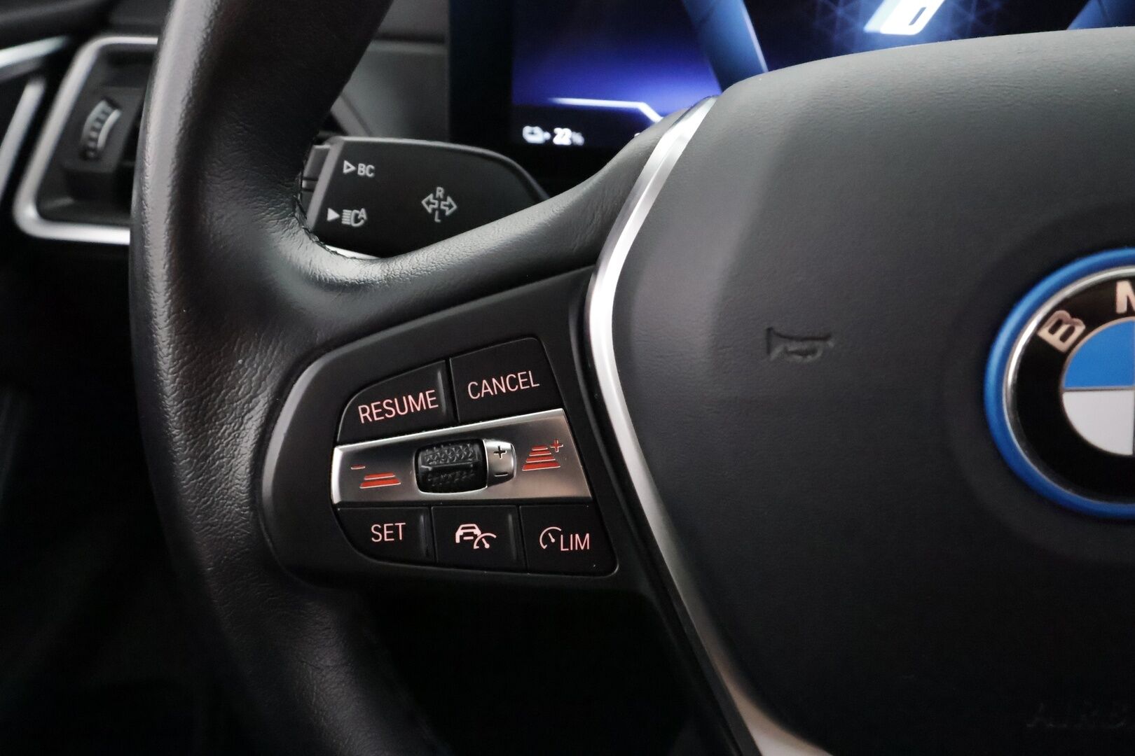 BMW i4 2022 eDrive40 Charged - | ACC | Lisälämmitin | LED | Sporttipenkit | Widescreen | Apple&Android | P.Kamera | Puolinahat | Navi | Merkkihuollettu |