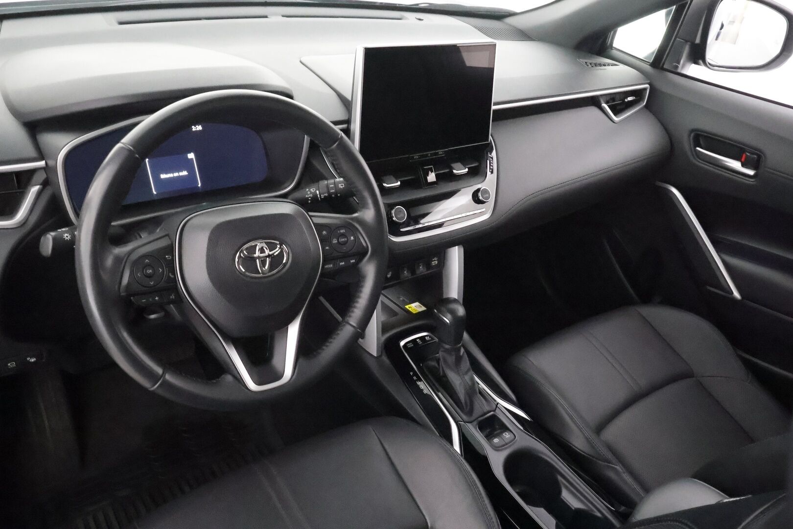 TOYOTA COROLLA CROSS 2023 2.0 Hybrid Premium - | Lasikatto | ACC | LED | P.Kamera | Sähköpenkki | 360 | Kaistavahti | Katveavustin | Digimittaristo | Keyless | 