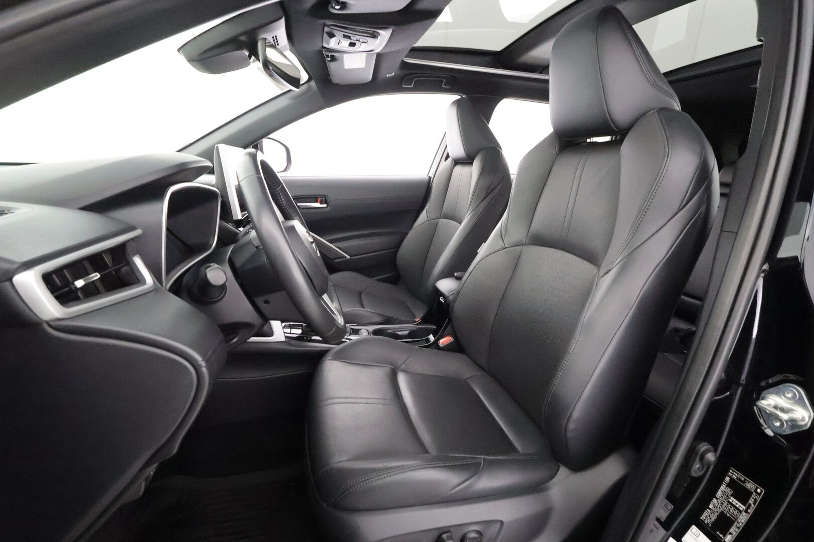TOYOTA COROLLA CROSS 2023 2.0 Hybrid Premium - | Lasikatto | ACC | LED | P.Kamera | Sähköpenkki | 360 | Kaistavahti | Katveavustin | Digimittaristo | Keyless | 