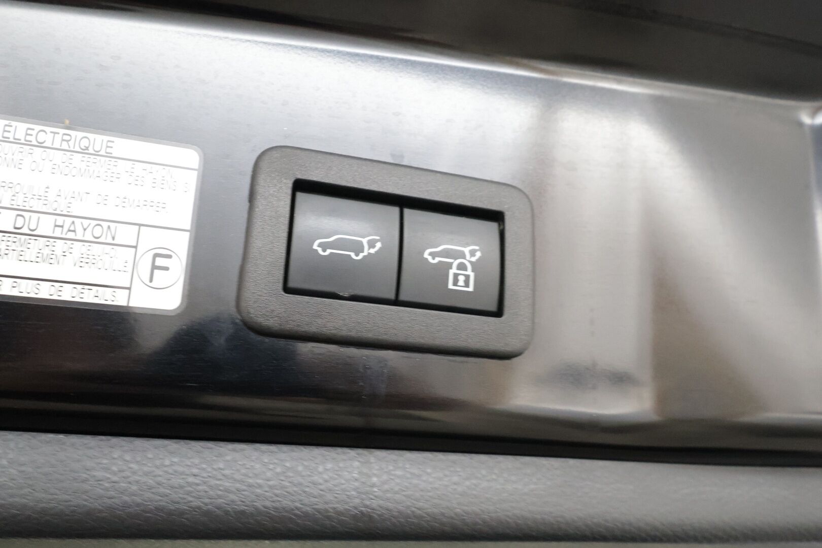 TOYOTA COROLLA CROSS 2023 2.0 Hybrid Premium - | Lasikatto | ACC | LED | P.Kamera | Sähköpenkki | 360 | Kaistavahti | Katveavustin | Digimittaristo | Keyless | 