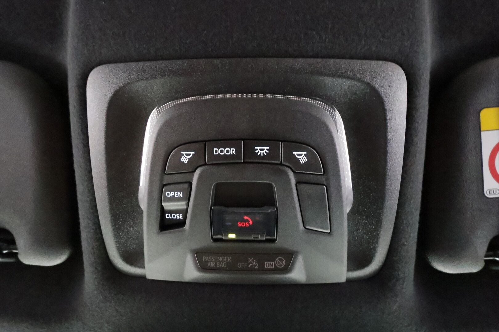 TOYOTA COROLLA CROSS 2023 2.0 Hybrid Premium - | Lasikatto | ACC | LED | P.Kamera | Sähköpenkki | 360 | Kaistavahti | Katveavustin | Digimittaristo | Keyless | 