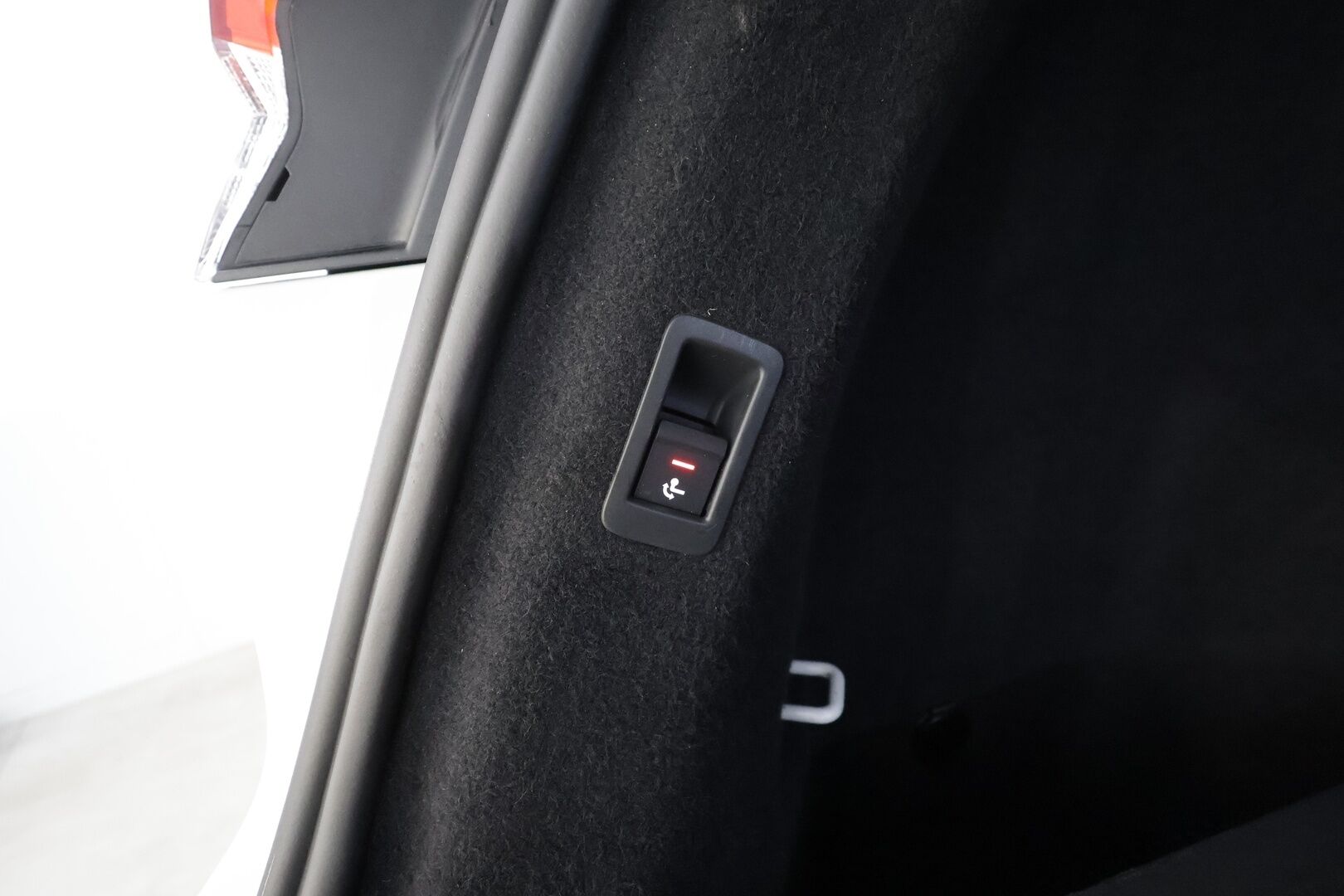 AUDI Q4 E-TRON 2023 40 e-tron - | Sonos | ILP | Koukku | ACC | Matrix-LED | P.Kamera | Kaistavahti | Navi | Keyless | Sporttipenkit | Merkkihuollot |